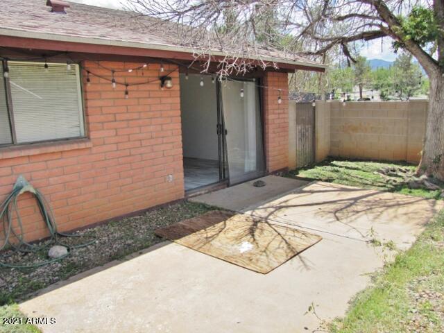 QUAIL HOLLOW - Residential Lease
