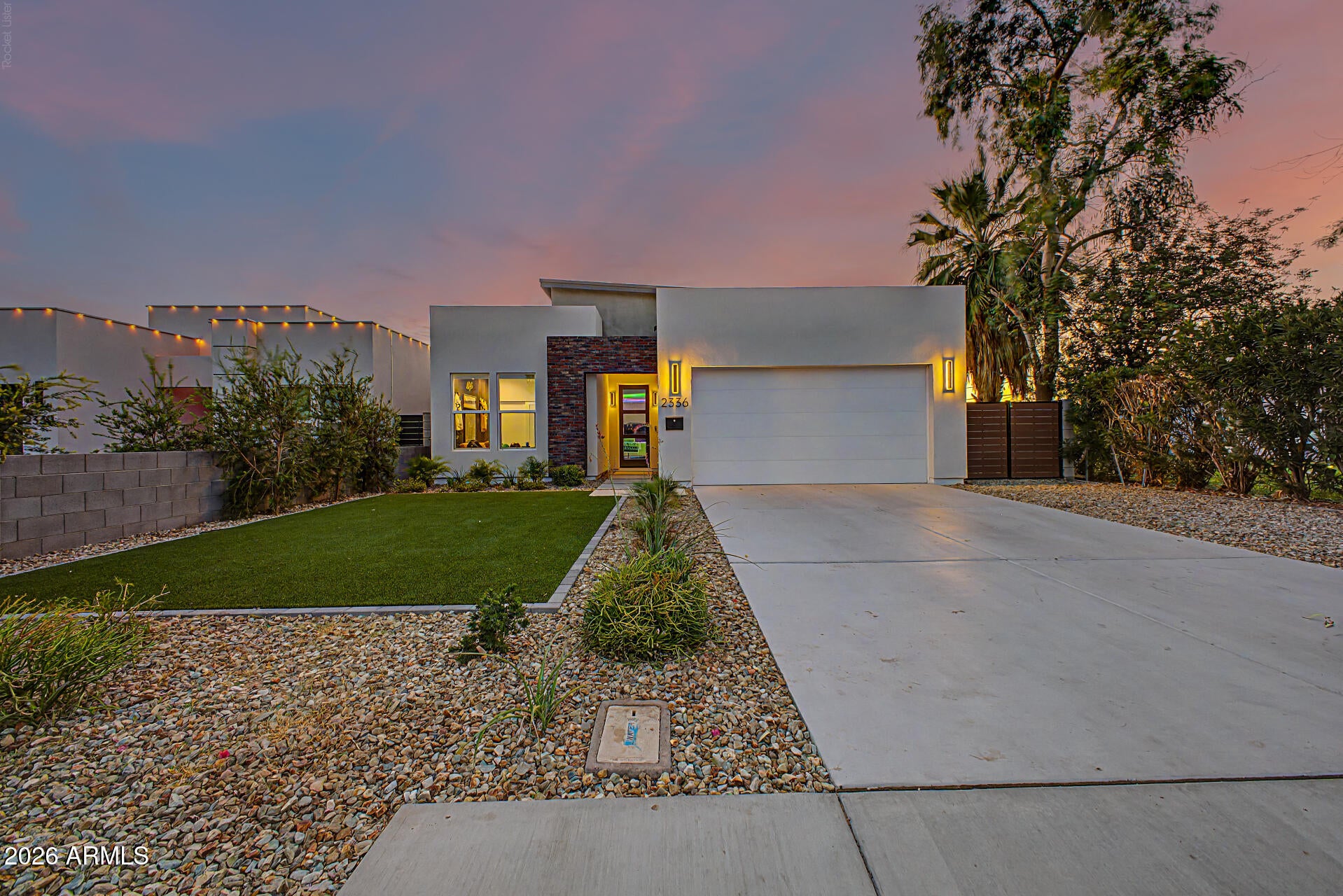 2336 N 28TH Place