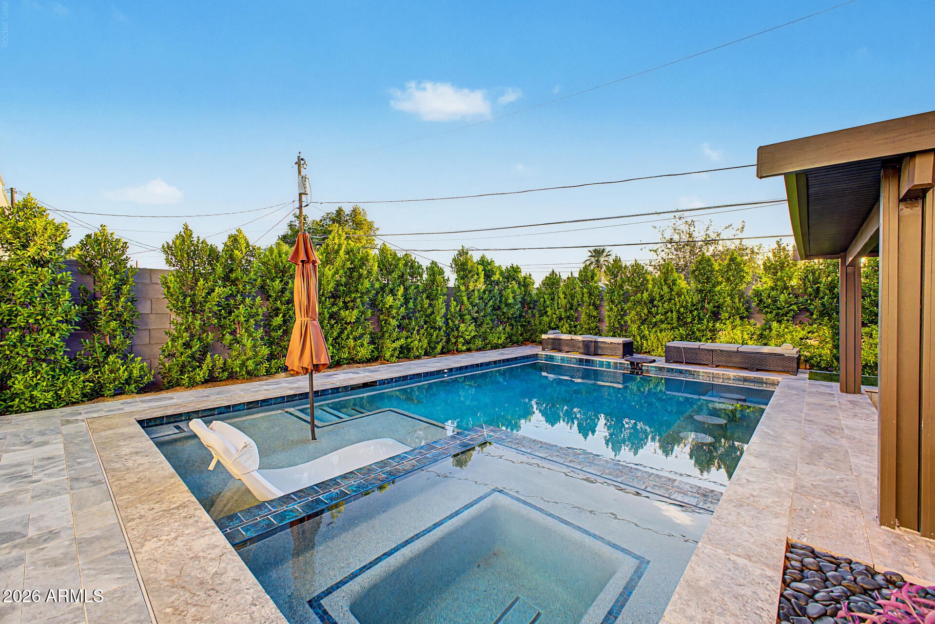 2336 N 28TH Place