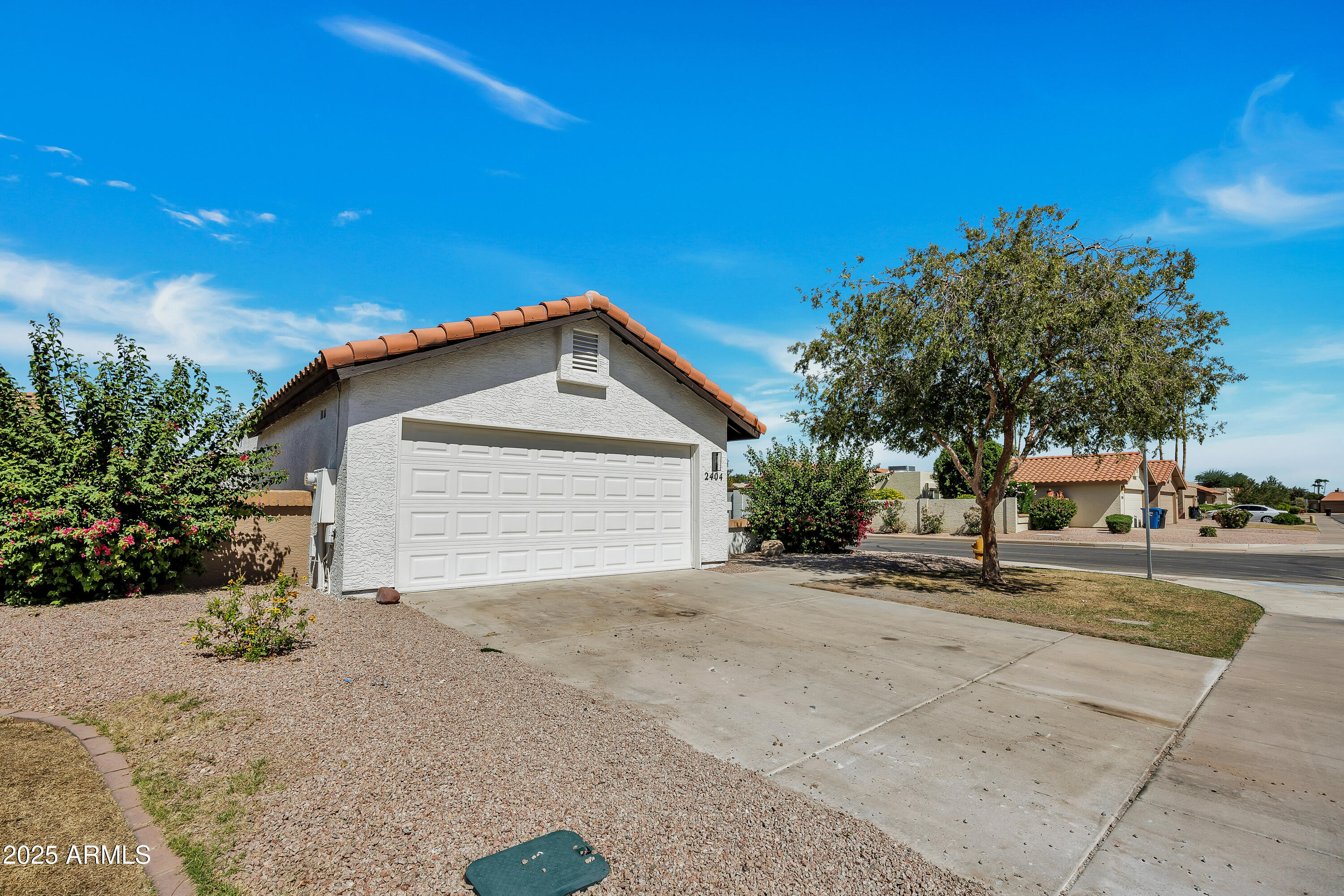 2404 W IRONWOOD Drive