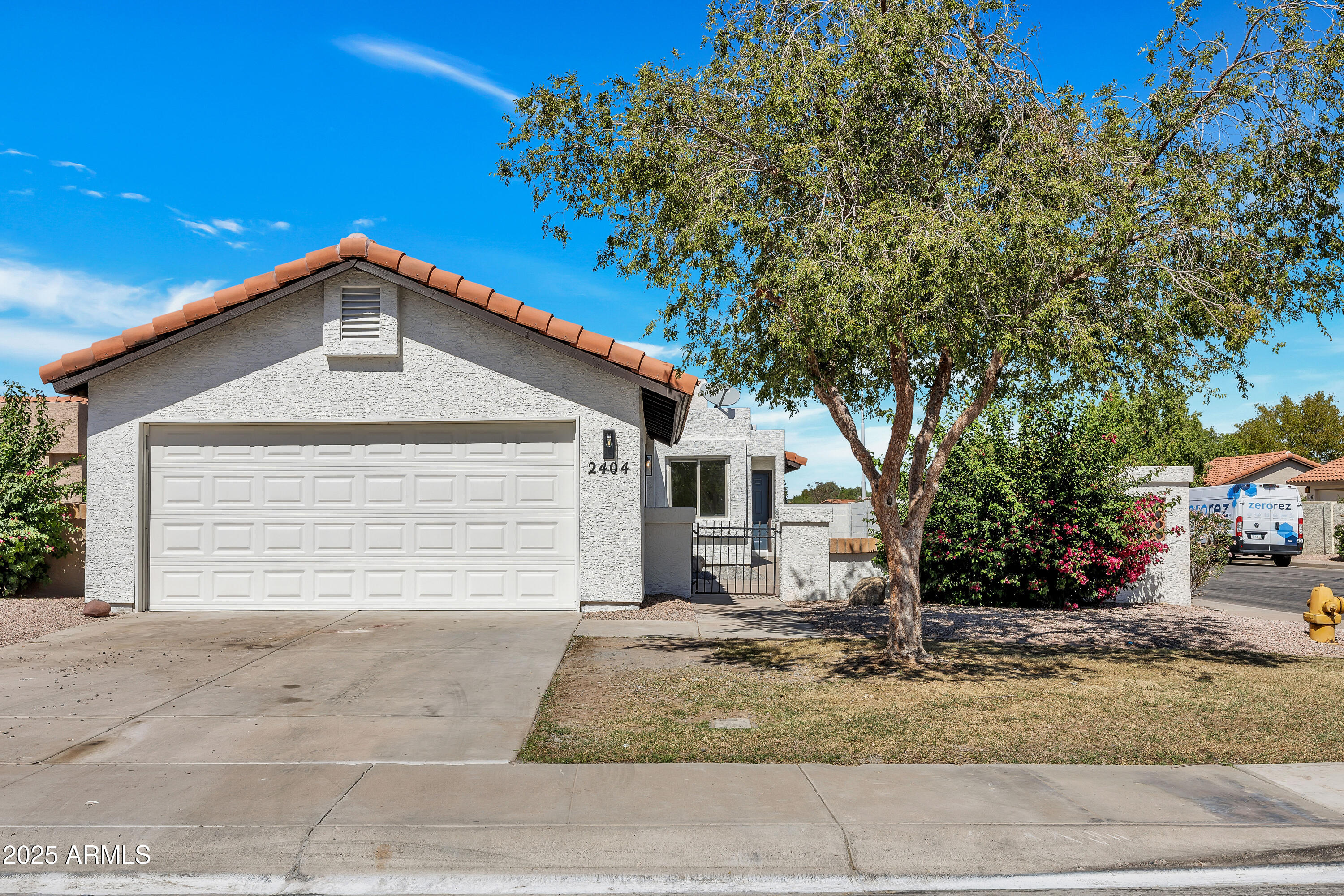 2404 W IRONWOOD Drive