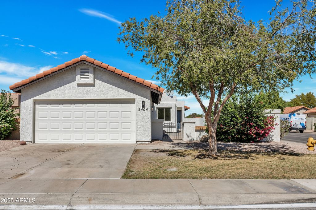 Photo of 2404 W Ironwood Drive, Chandler, AZ 85224 (MLS # 6927874)