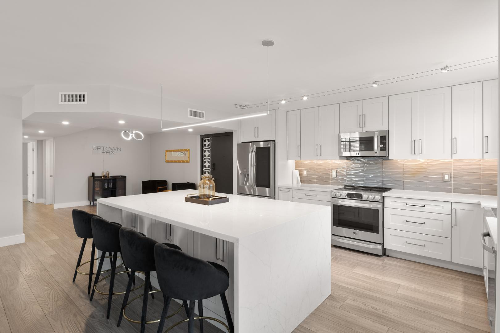 6502 N Central Avenue Unit A103