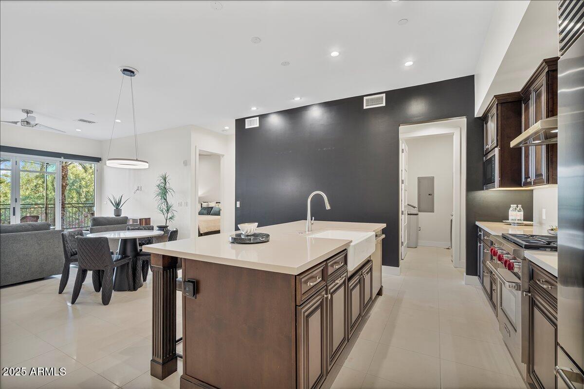 6166 N SCOTTSDALE Road B2001