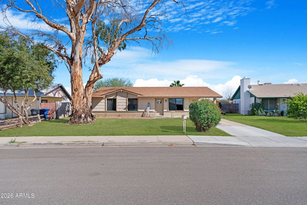 Photo of 2573 E Commonwealth Circle, Chandler, AZ 85225 (MLS # 6985141)