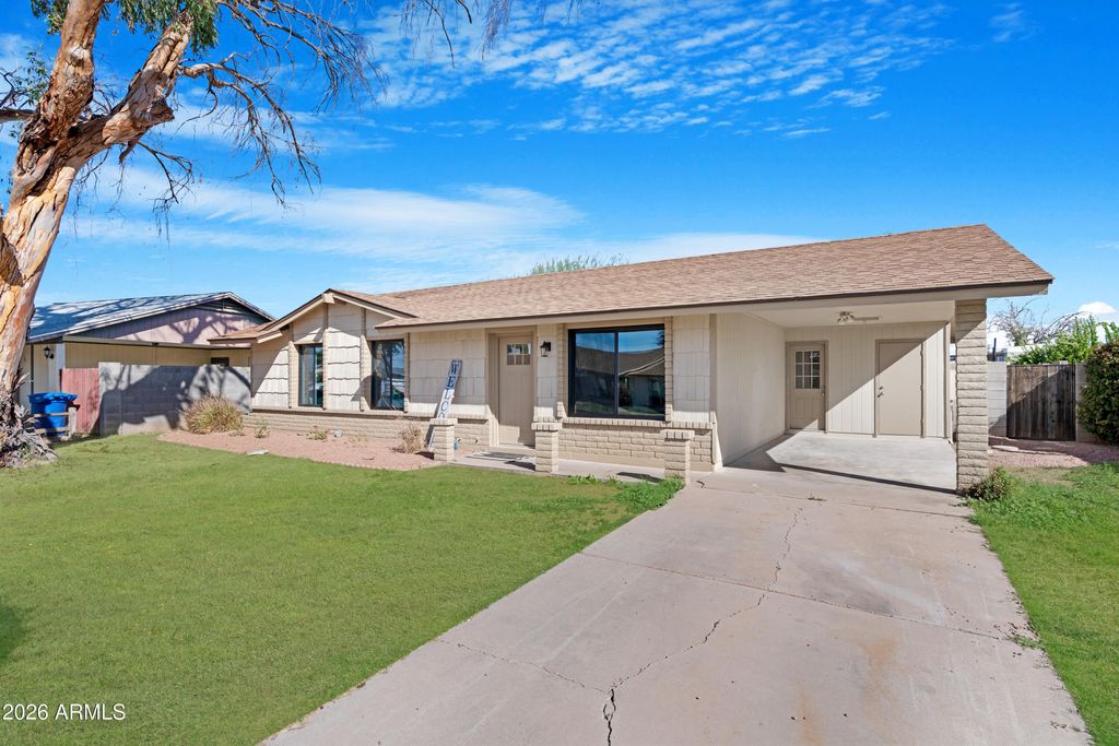 Photo of 2573 E Commonwealth Circle, Chandler, AZ 85225 (MLS # 6985141)