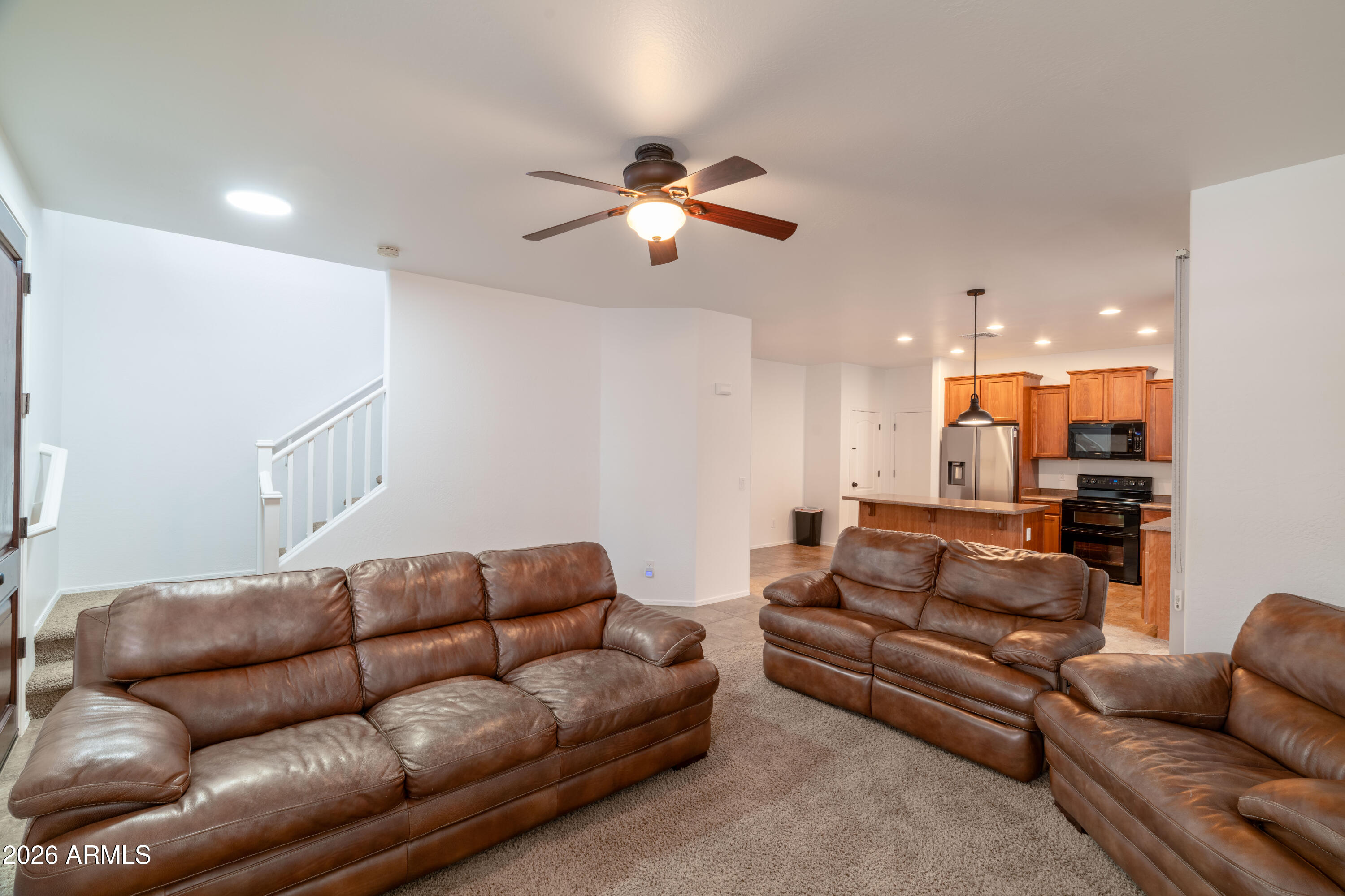 4268 E OAKLAND Street