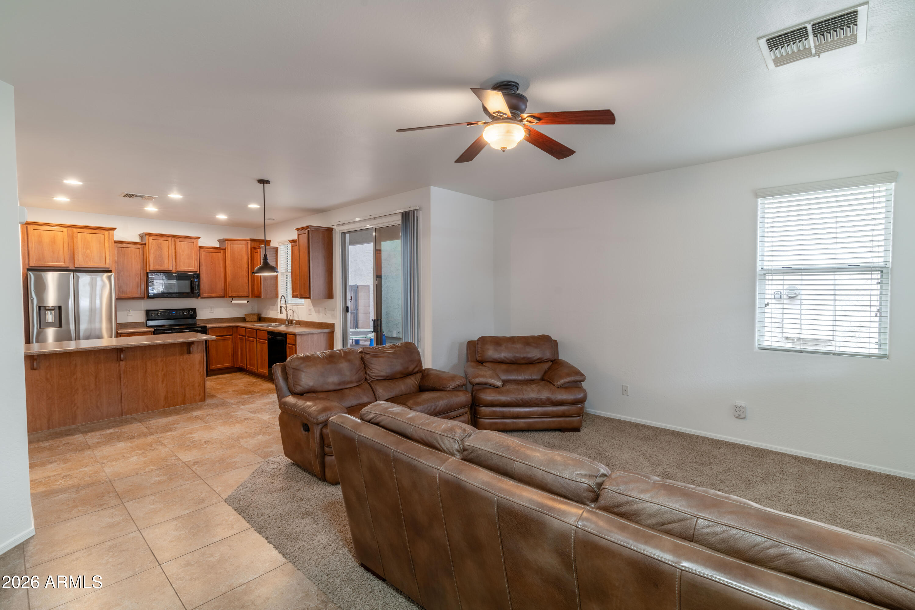 4268 E OAKLAND Street