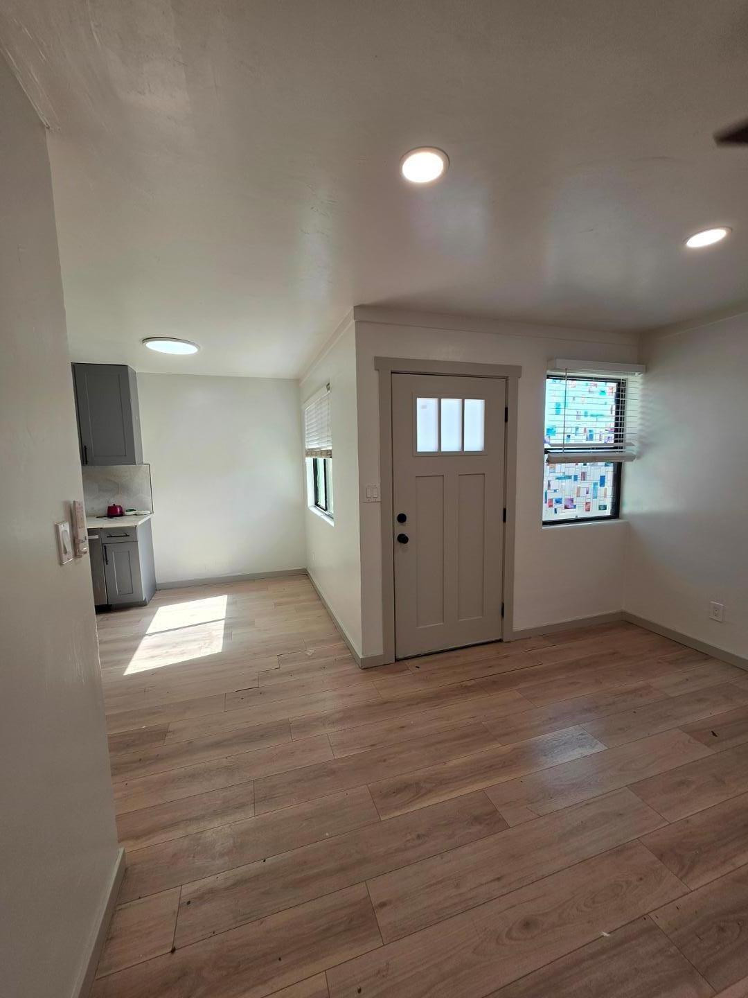 4034 E Moreland Street Apt 2
