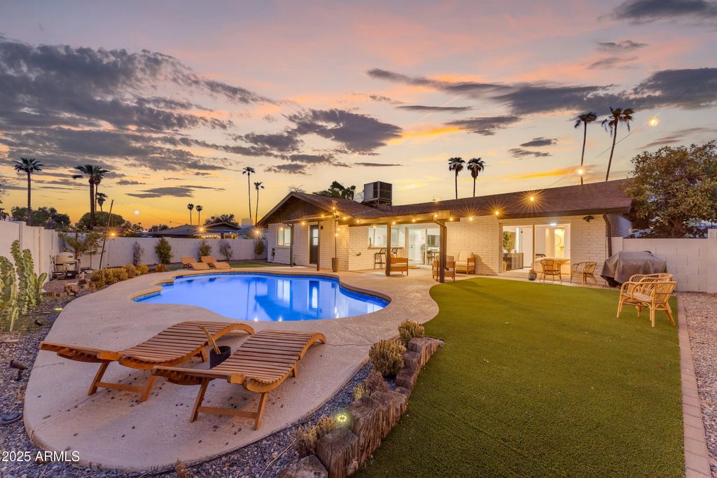 Photo of 2501 E Fairmont Drive, Tempe, AZ 85282 (MLS # 6911633)