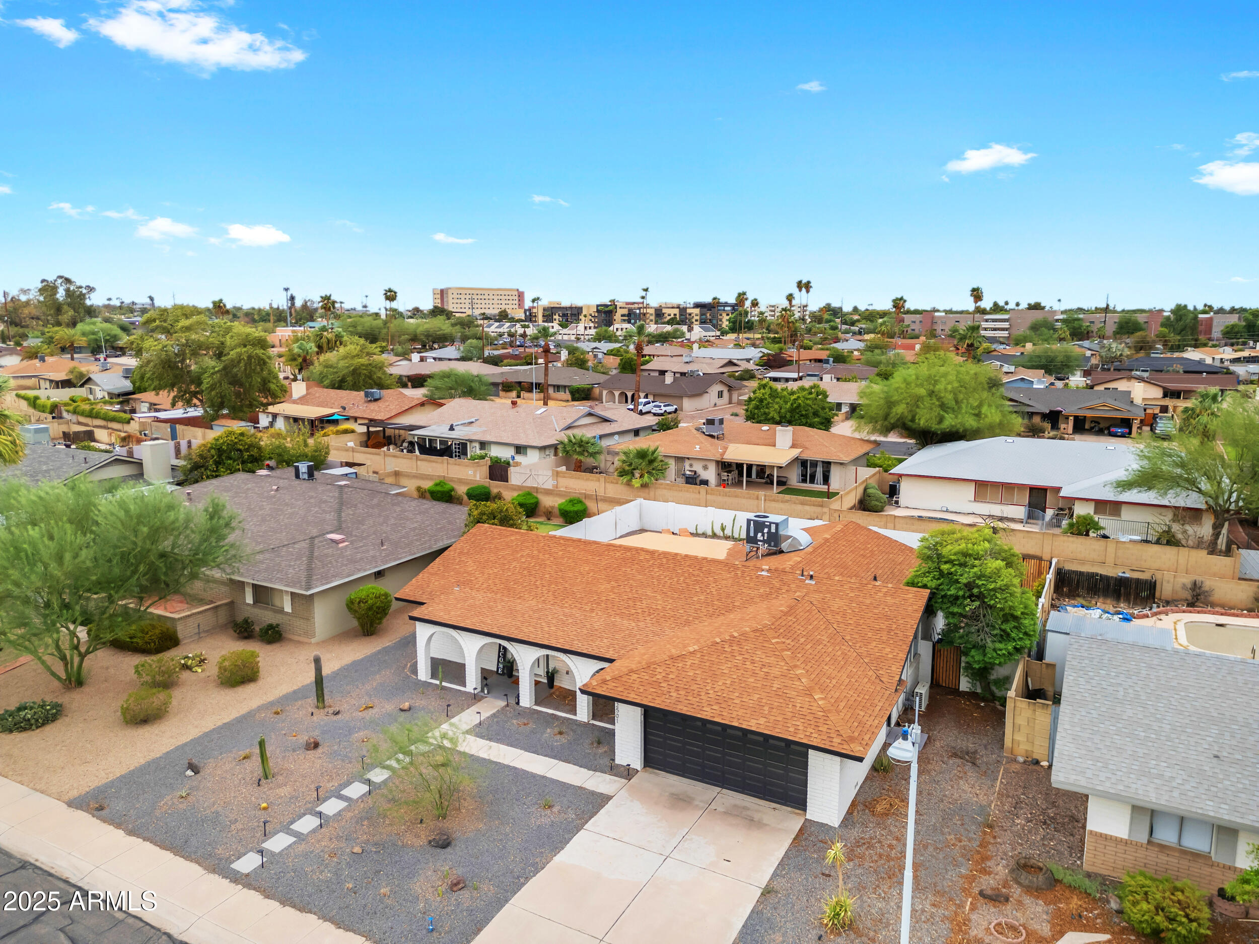 2501 E Fairmont Drive