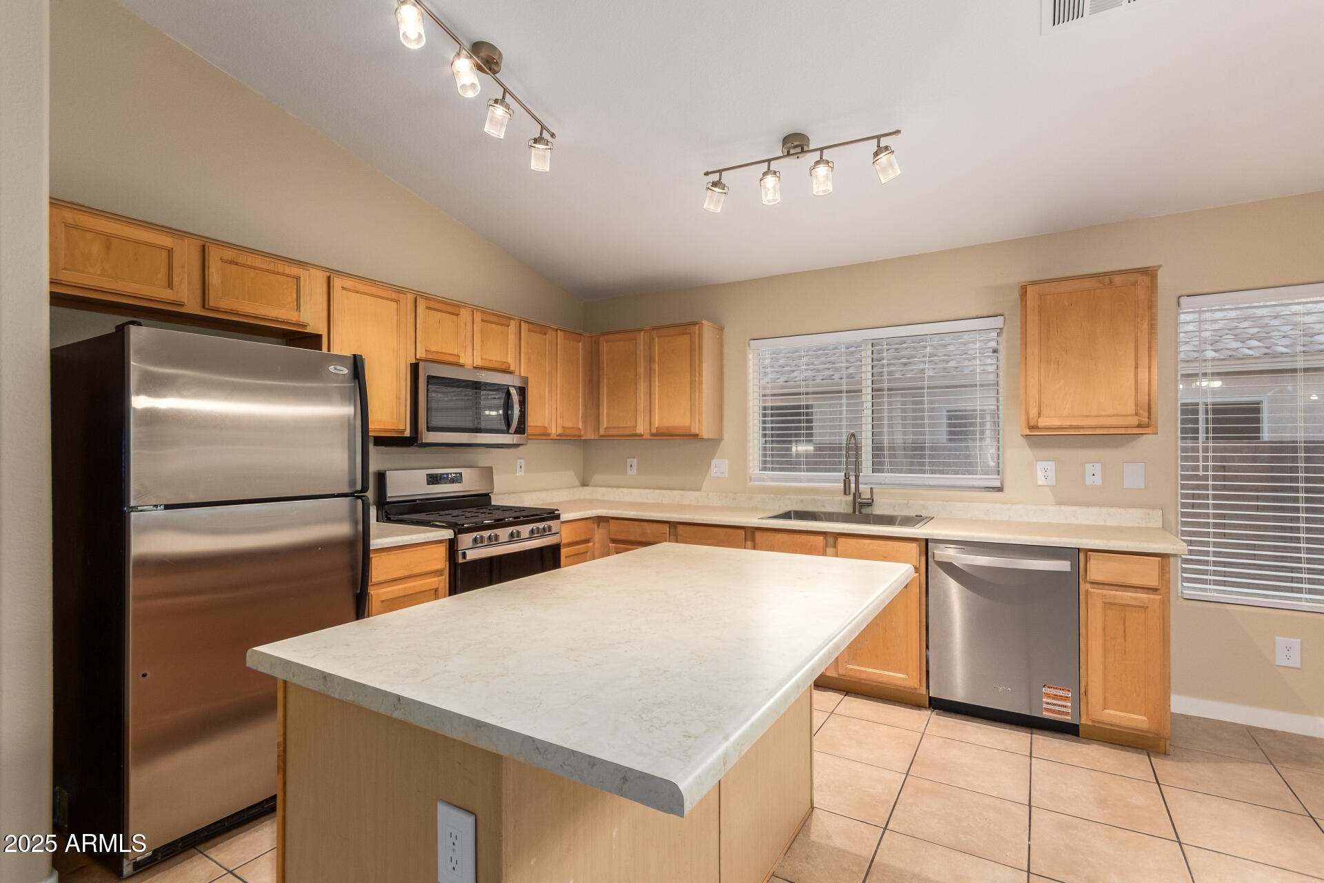 6772 W BUCKSKIN Trail