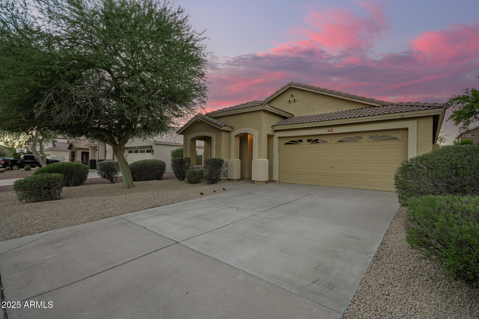 6772 W BUCKSKIN Trail