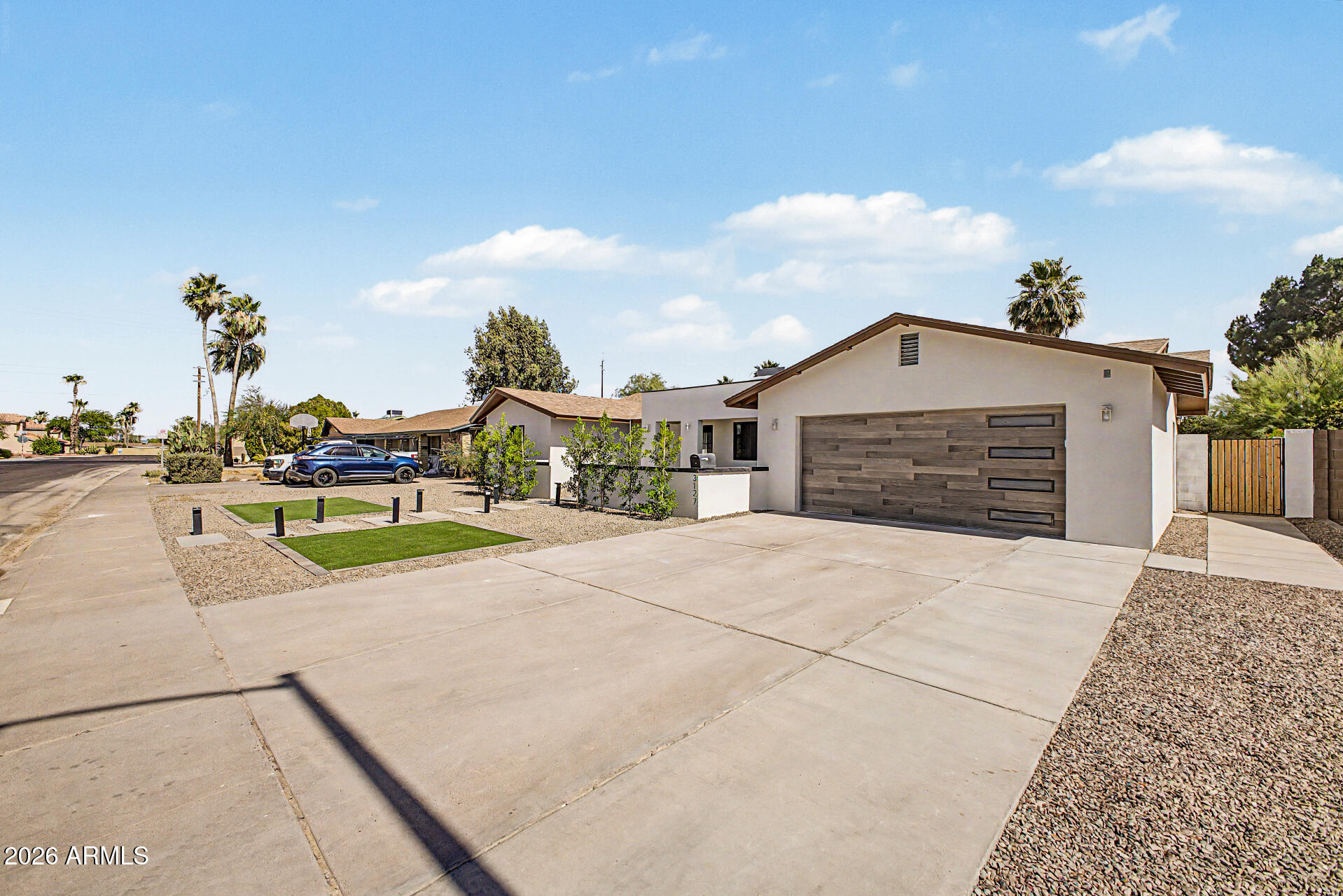 3127 E ALTADENA Avenue