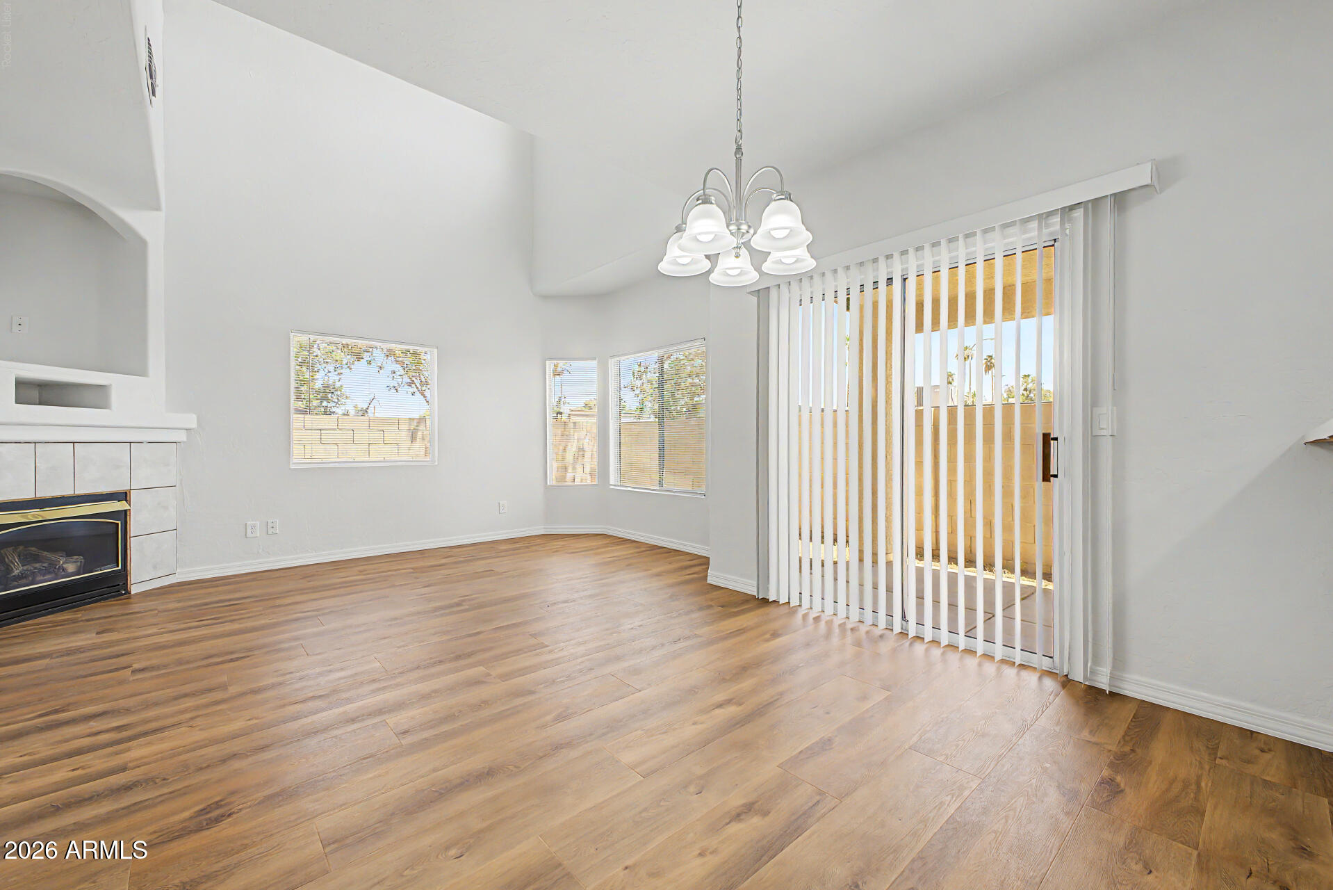 3831 W OREGON Avenue