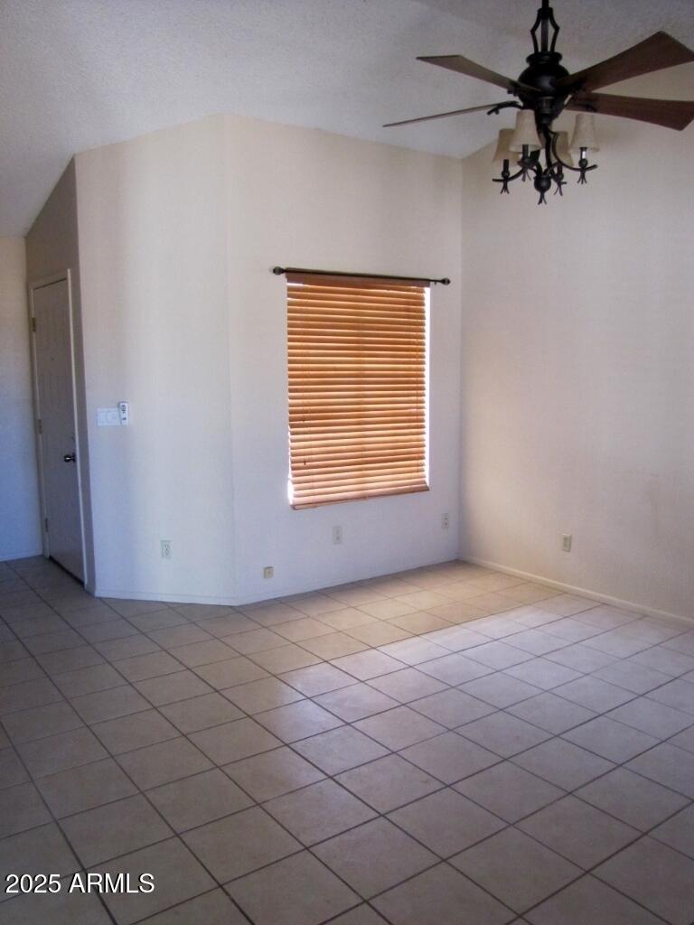 LONDON SQUARE - Residential Lease