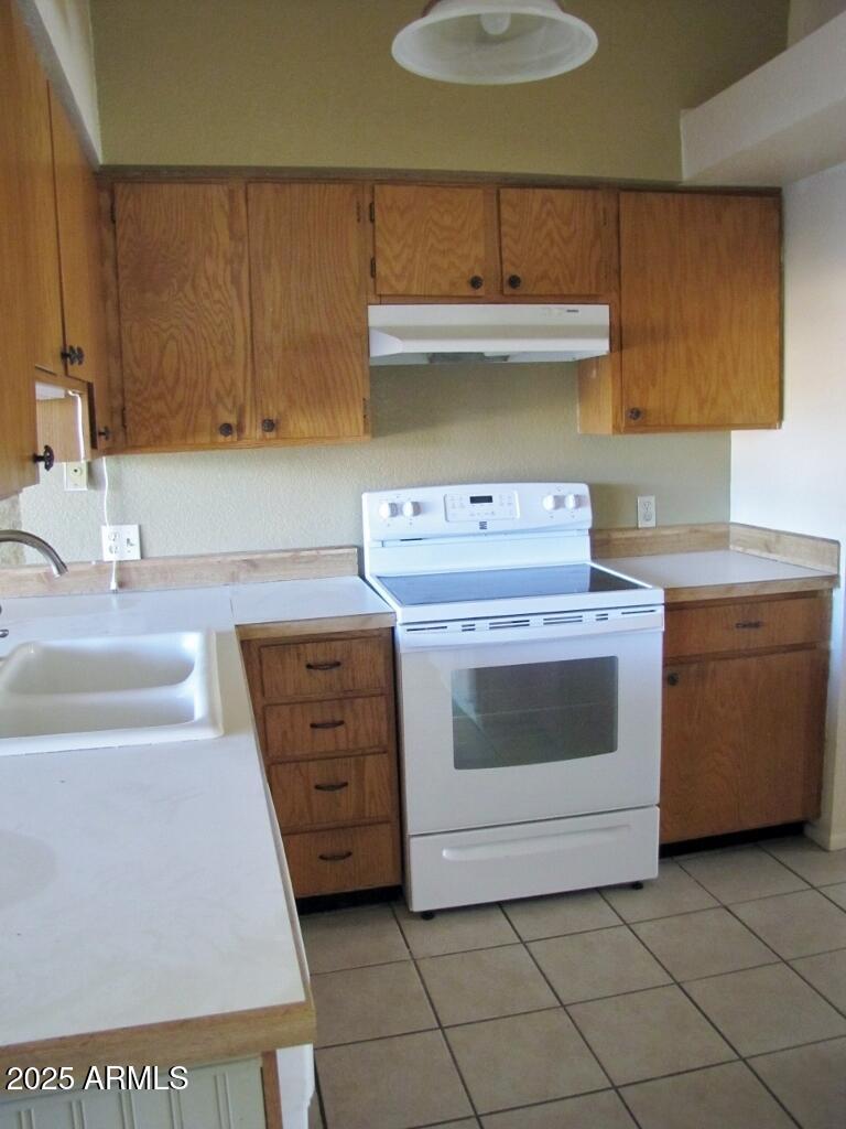 LONDON SQUARE - Residential Lease