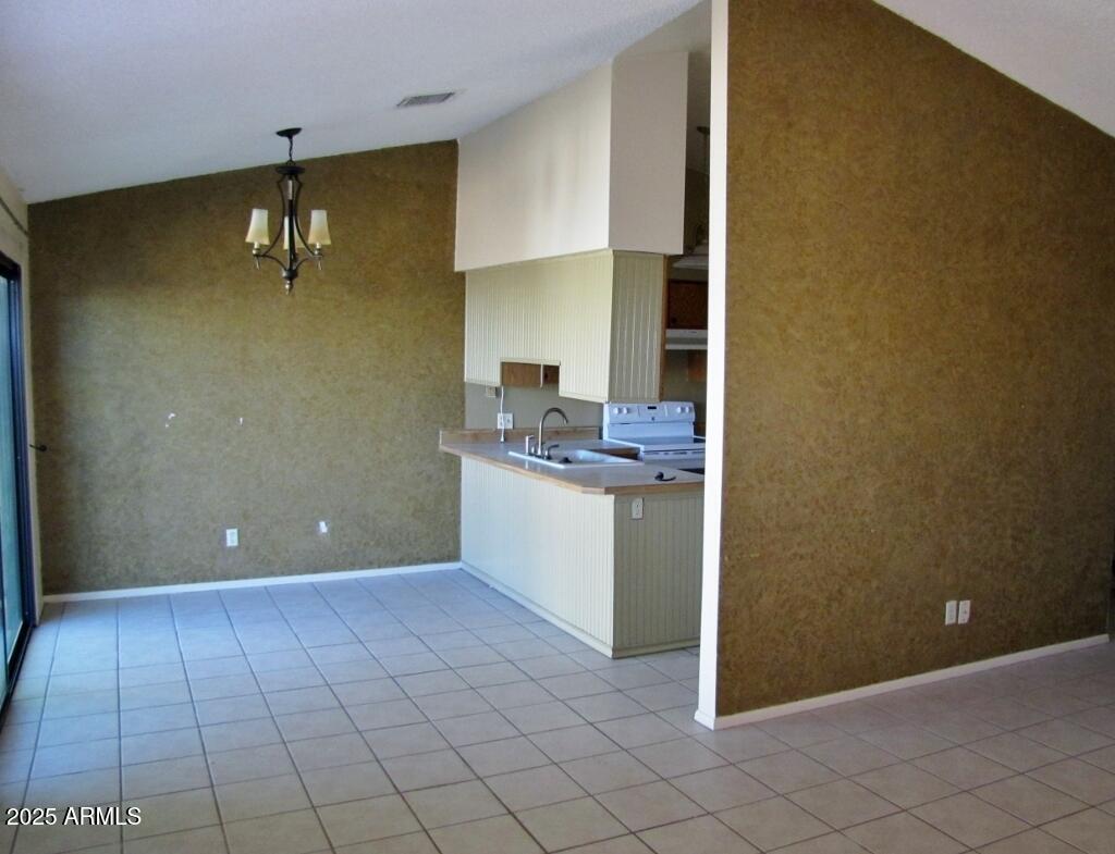 LONDON SQUARE - Residential Lease