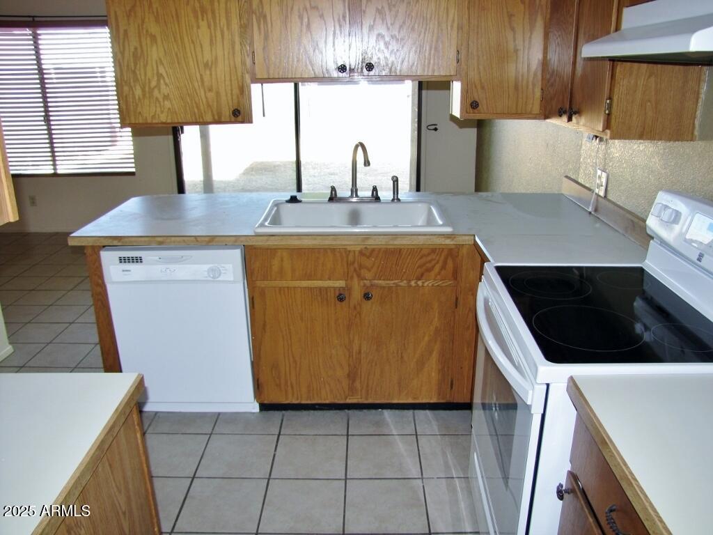 LONDON SQUARE - Residential Lease