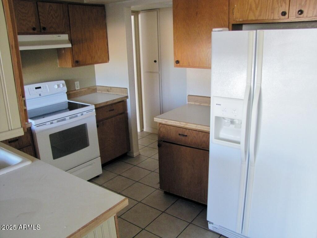 LONDON SQUARE - Residential Lease