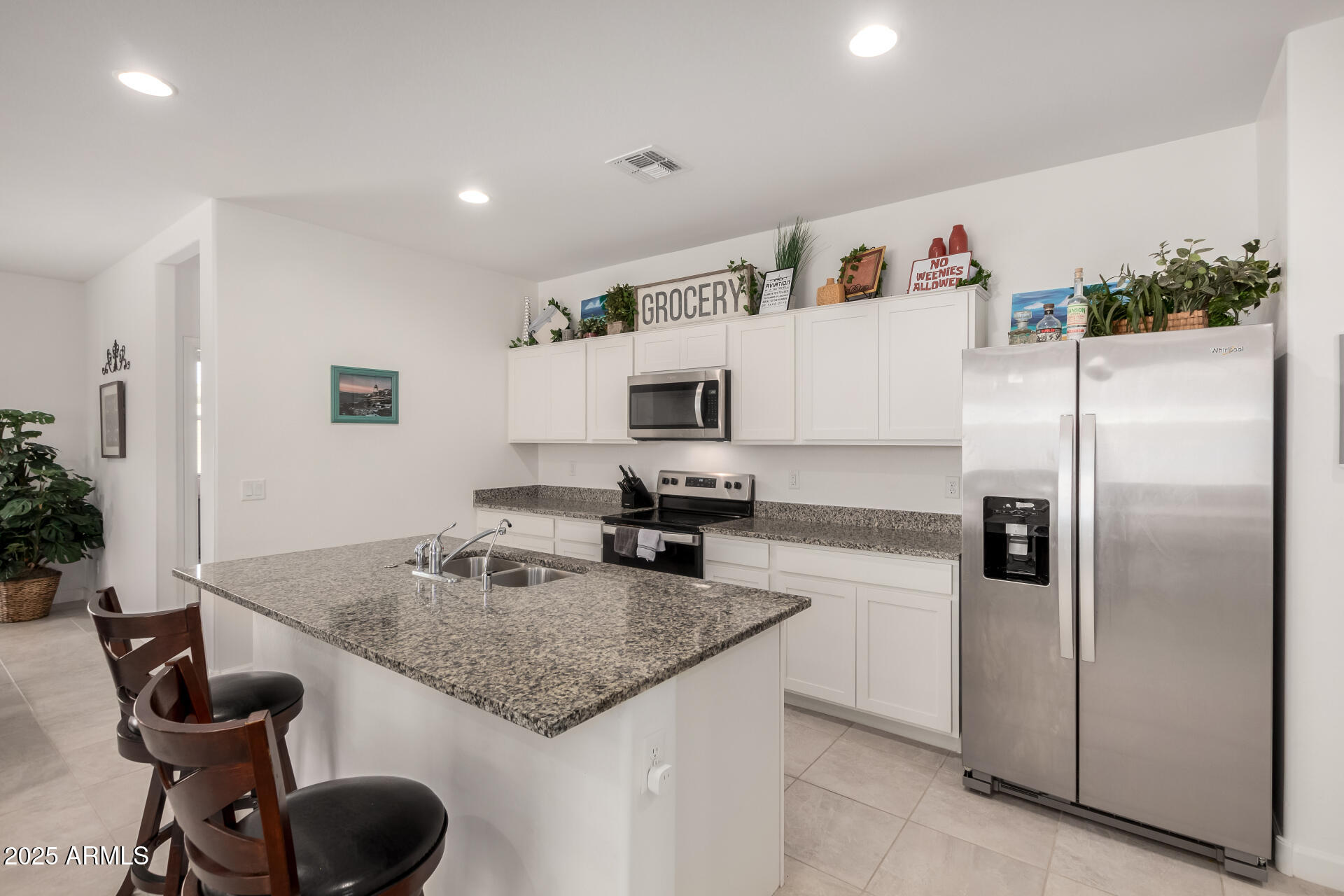 8222 W CLEMENTE Way