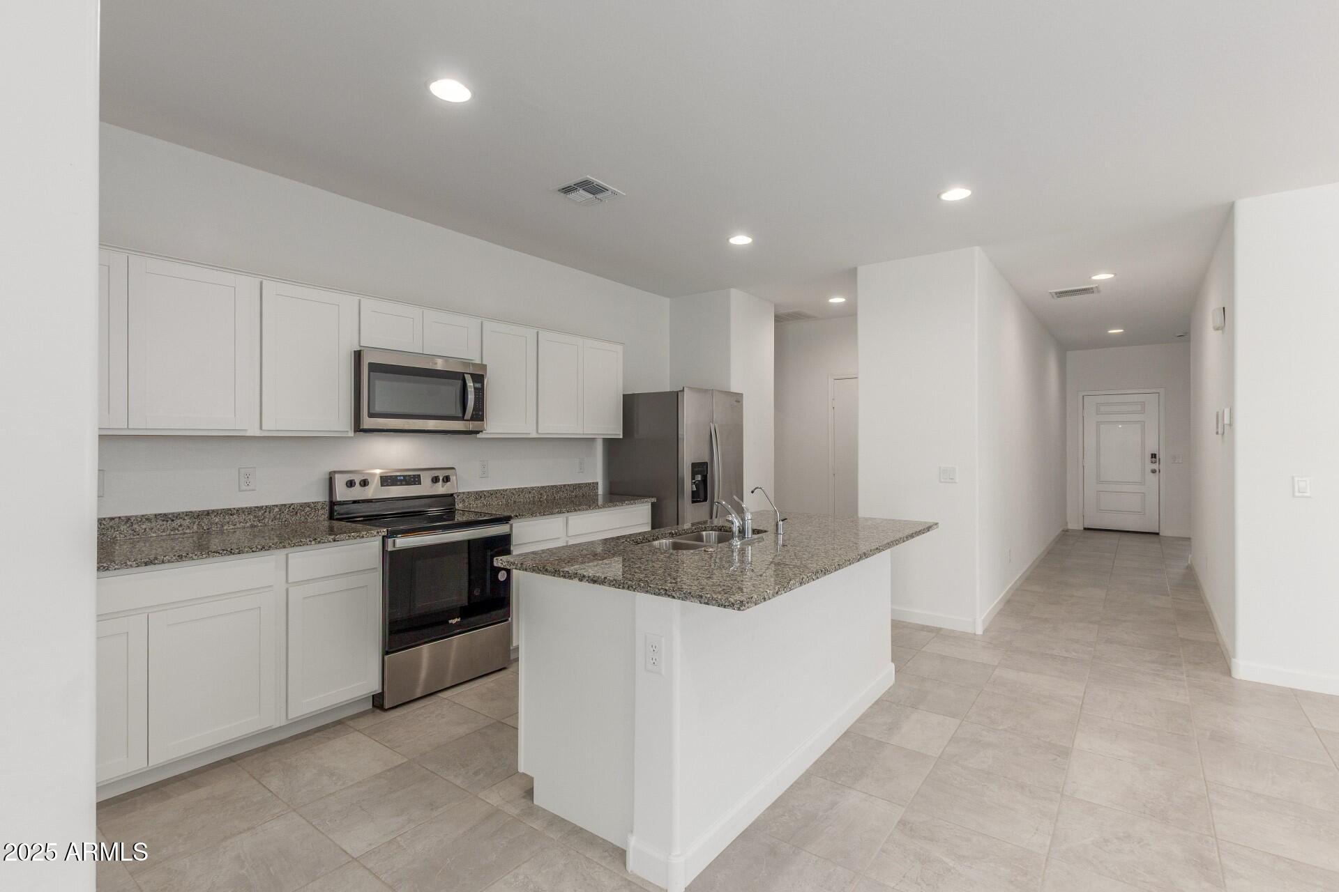 8222 W CLEMENTE Way