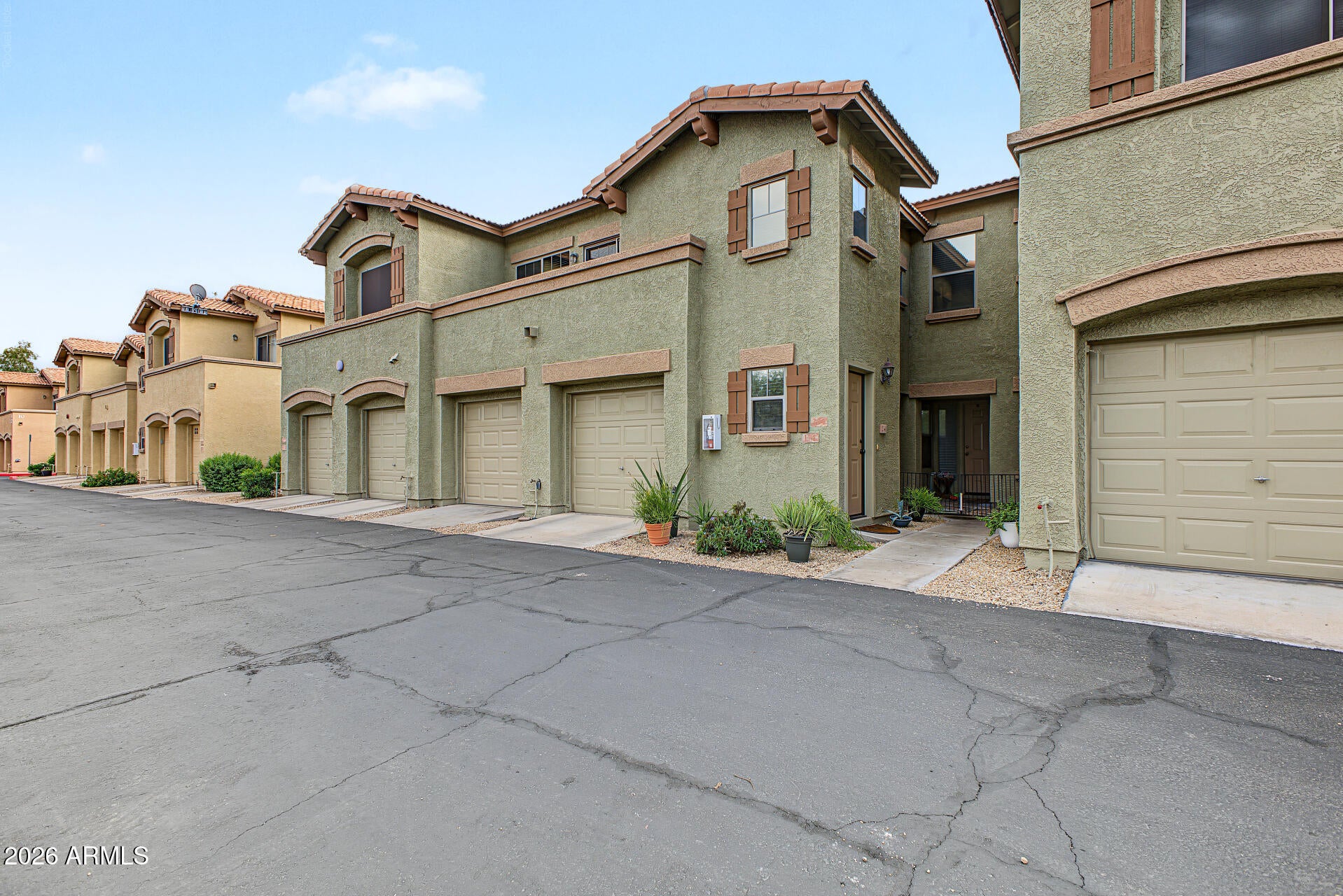 805 S SYCAMORE Drive 234