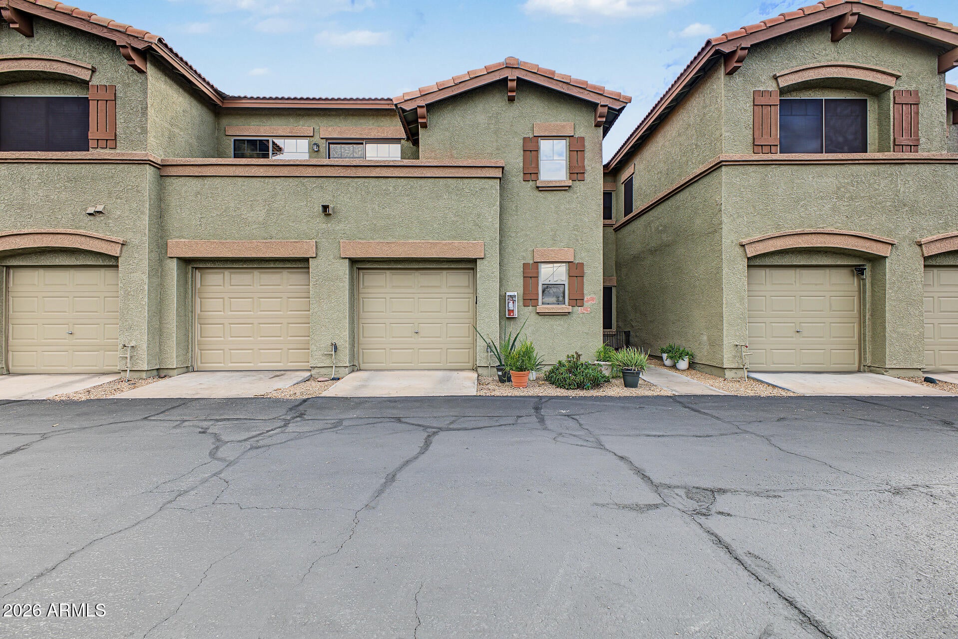805 S SYCAMORE Drive 234