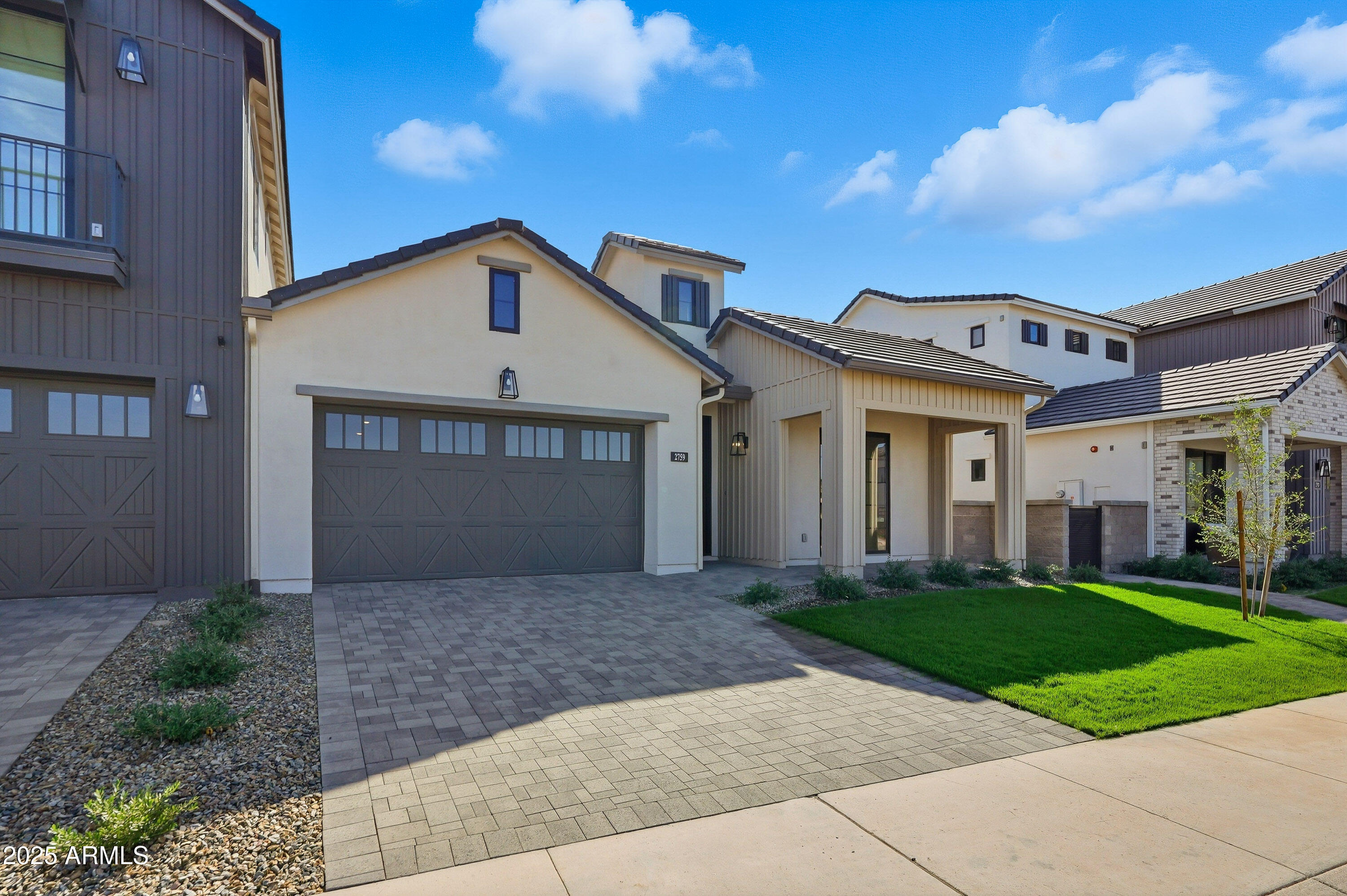 2759 E LONGHORN Drive