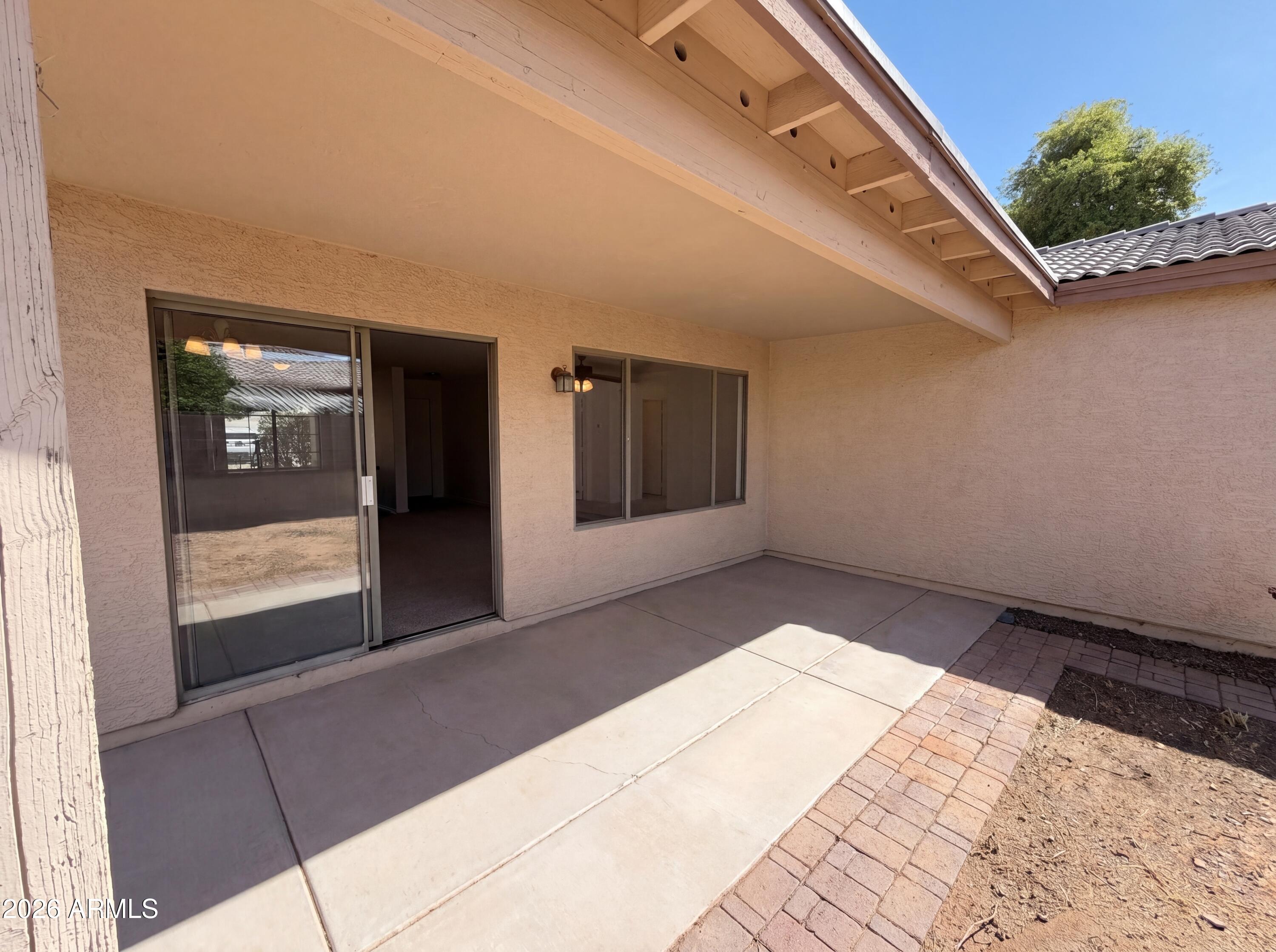 727 E MAHONEY Circle