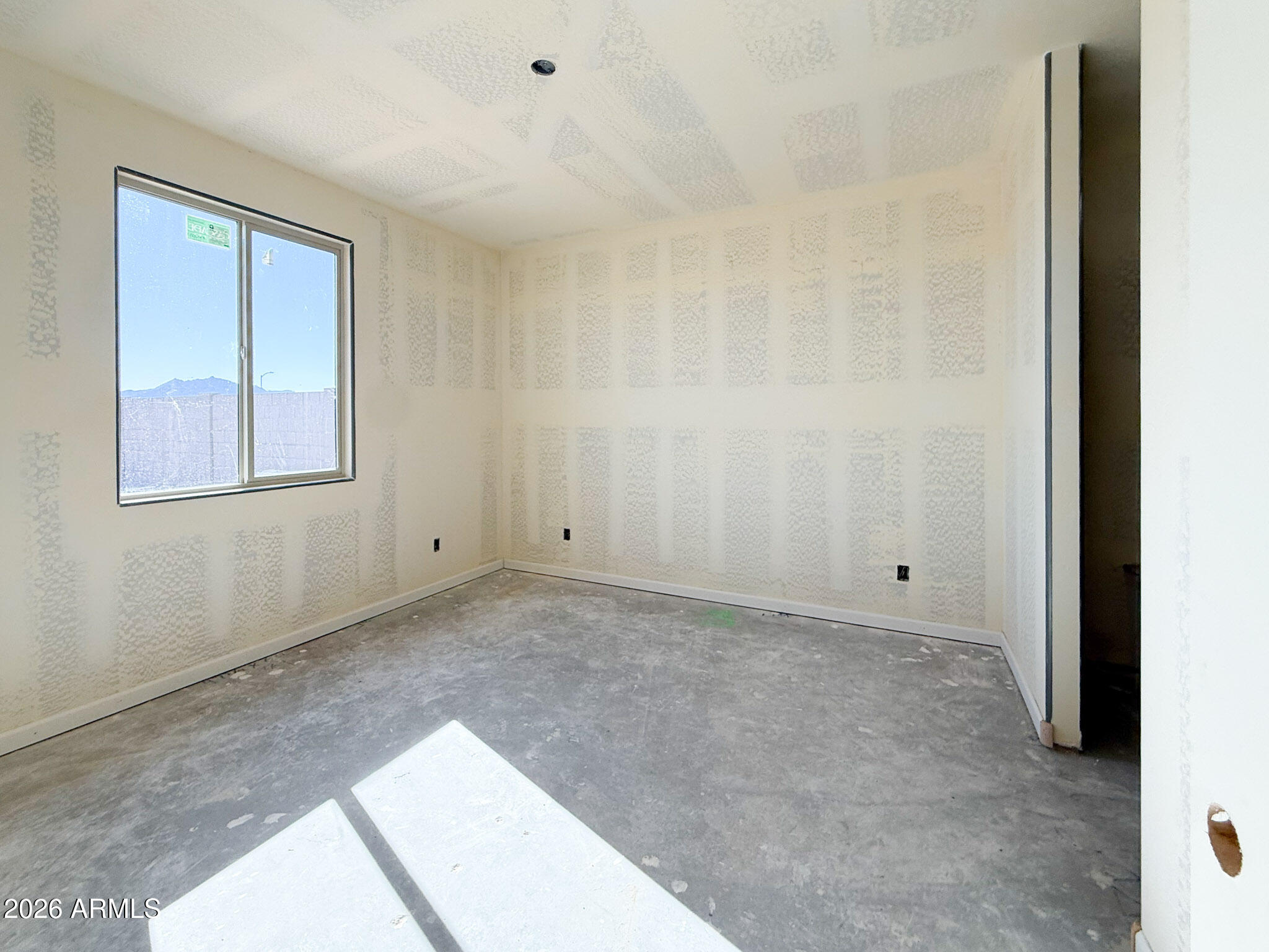 9541 W TAMARISK Avenue