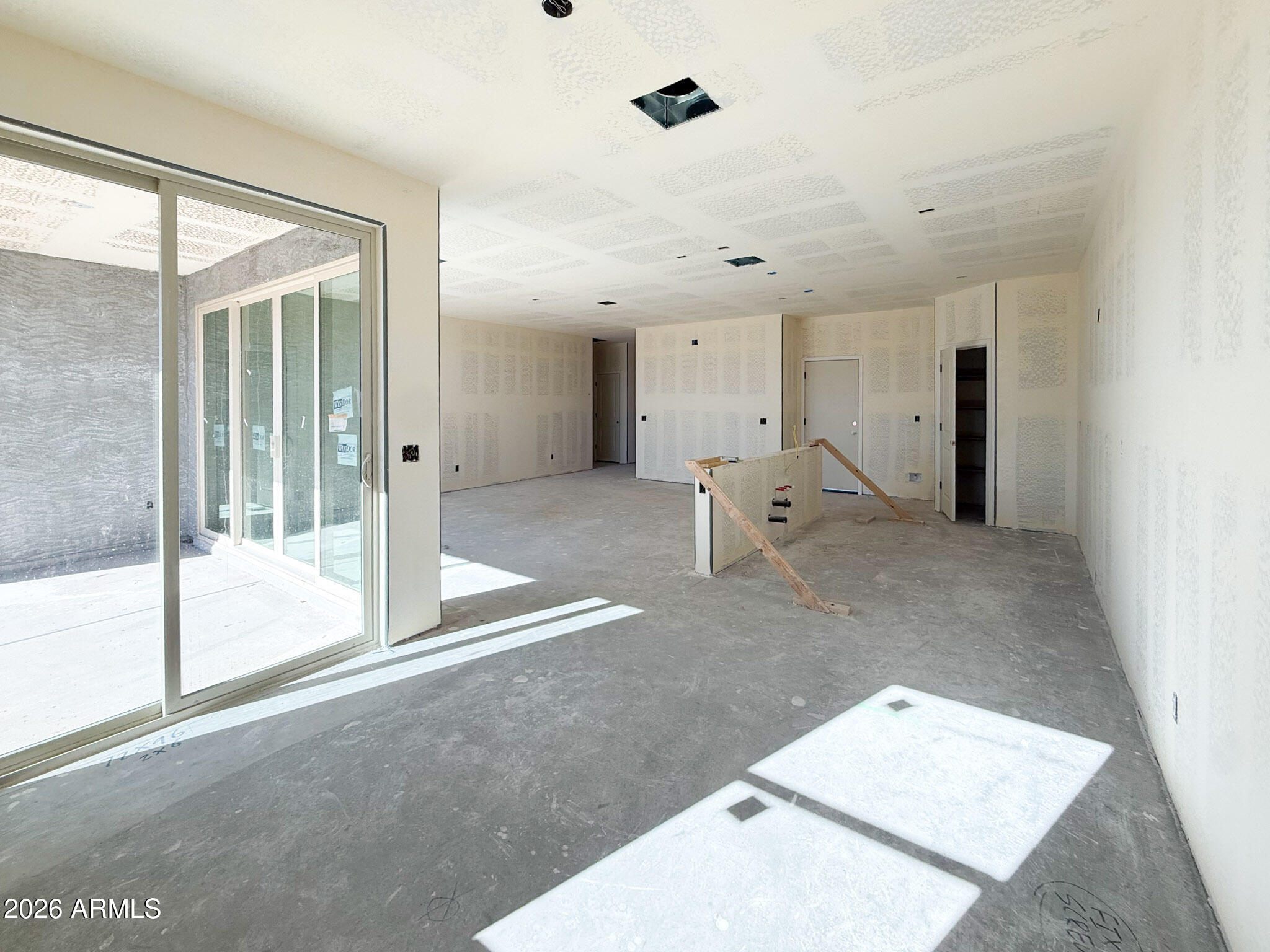 9541 W TAMARISK Avenue