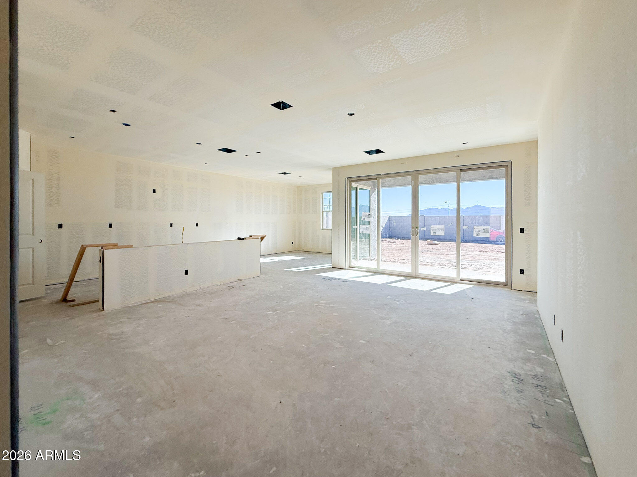 9541 W TAMARISK Avenue