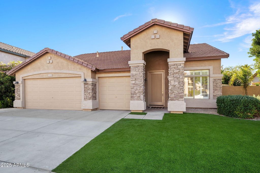 Photo of 2225 W Olive Way, Chandler, AZ 85248 (MLS # 6959943)