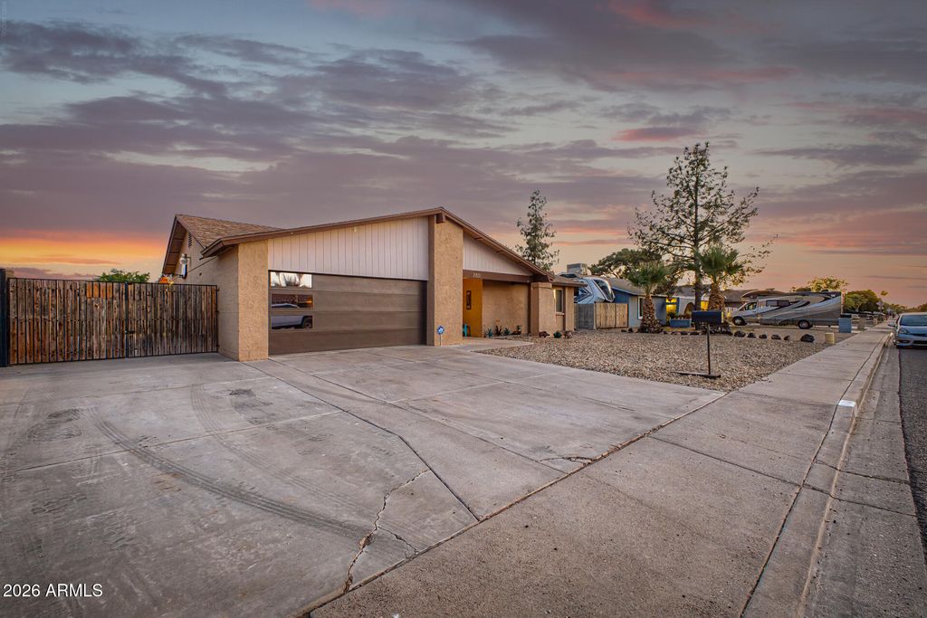 Photo of 3801 W Campo Bello Drive, Glendale, AZ 85308 (MLS # 7021071)