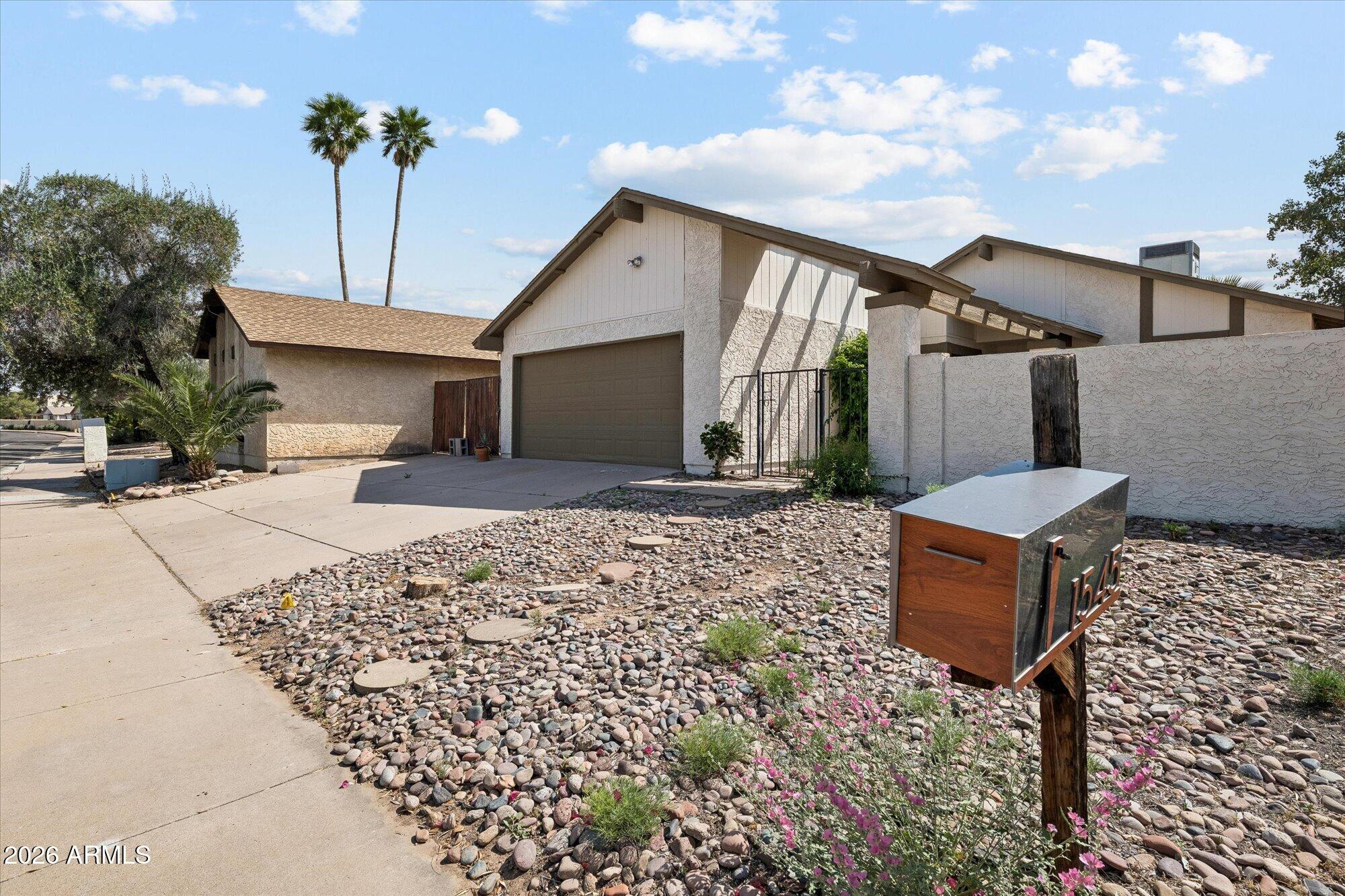 1545 W JAVELINA Avenue