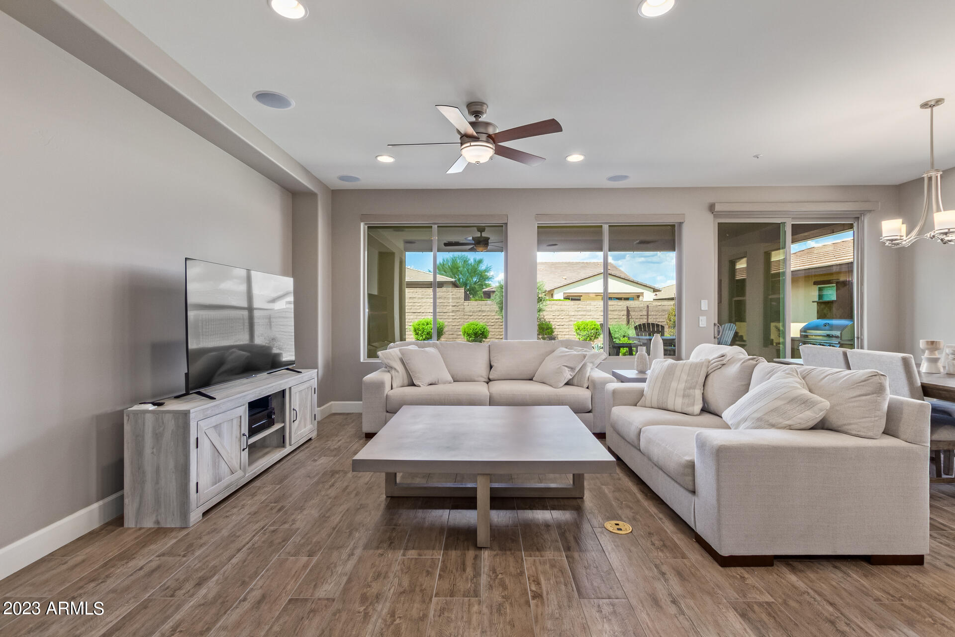 18042 E CURVA DE PLATA --