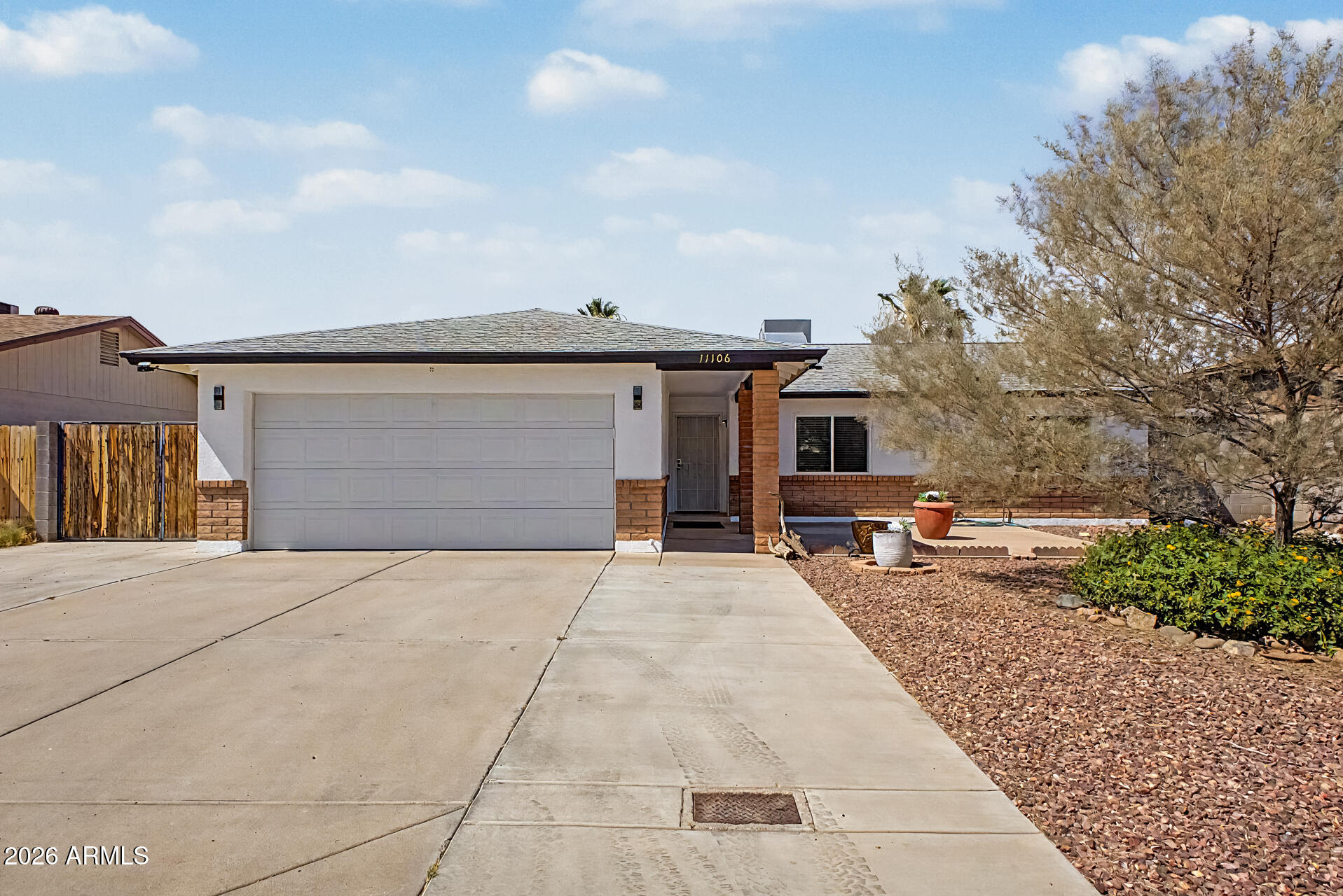 11106 W GLENROSA Avenue