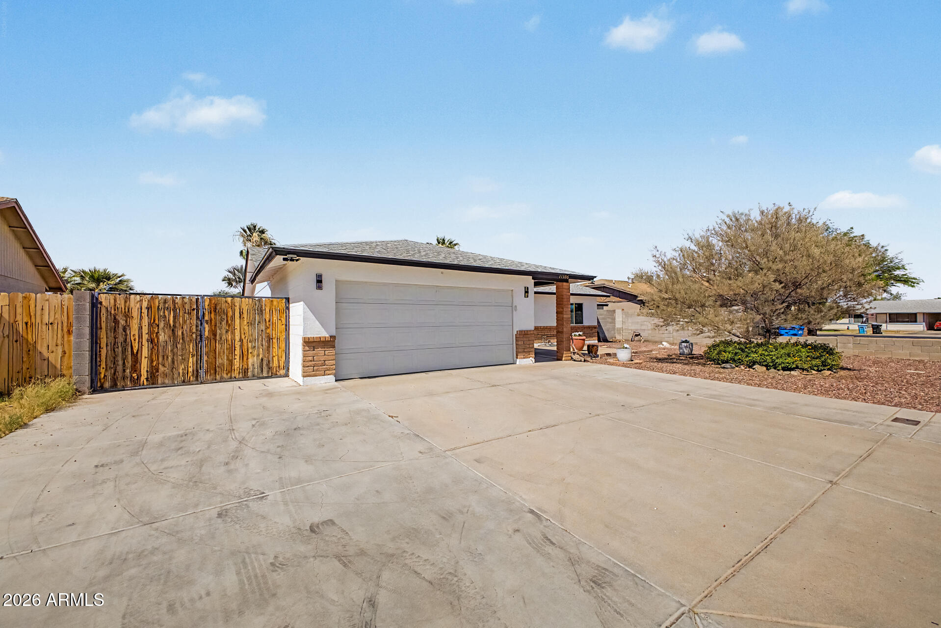 11106 W GLENROSA Avenue