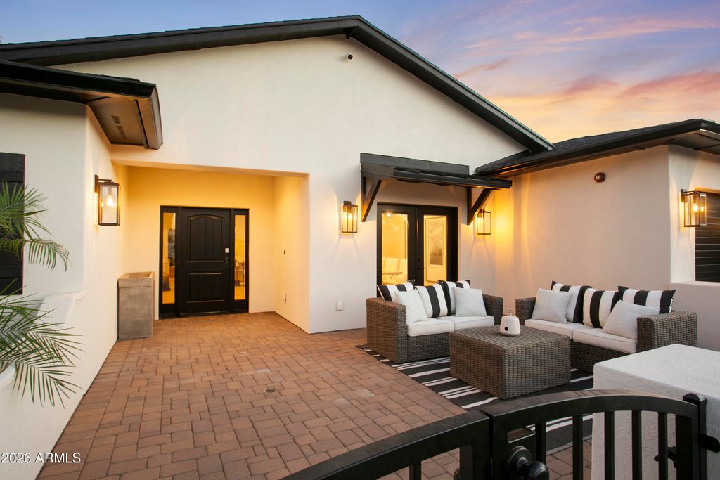 Photo of 7407 E Gold Dust Avenue, Scottsdale, AZ 85258 (MLS # 7040893)
