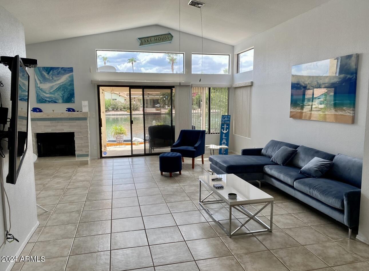 11025 W POINSETTIA Drive