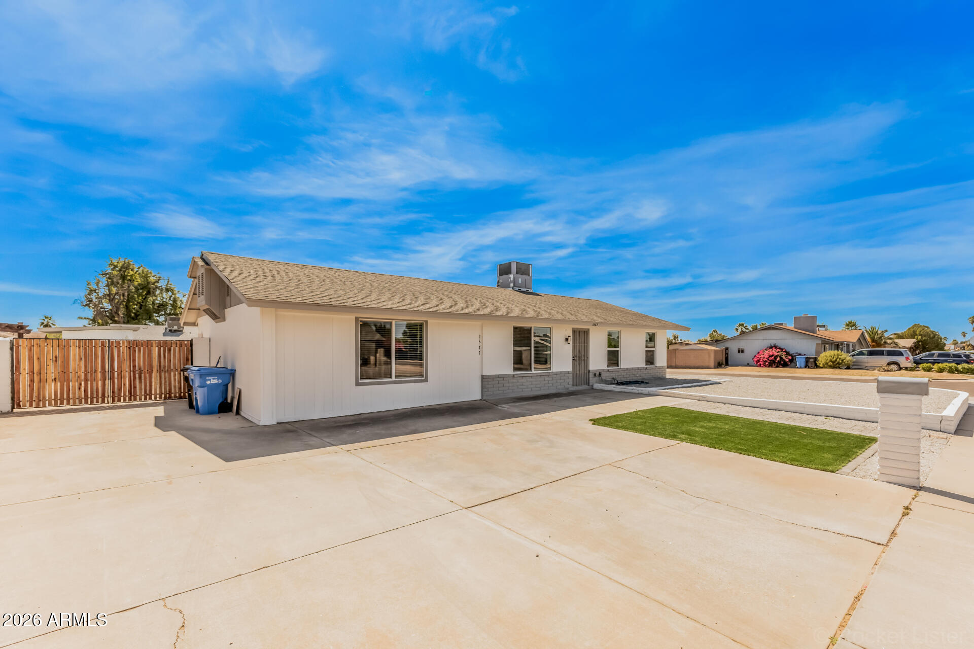 1647 W VILLA RITA Drive