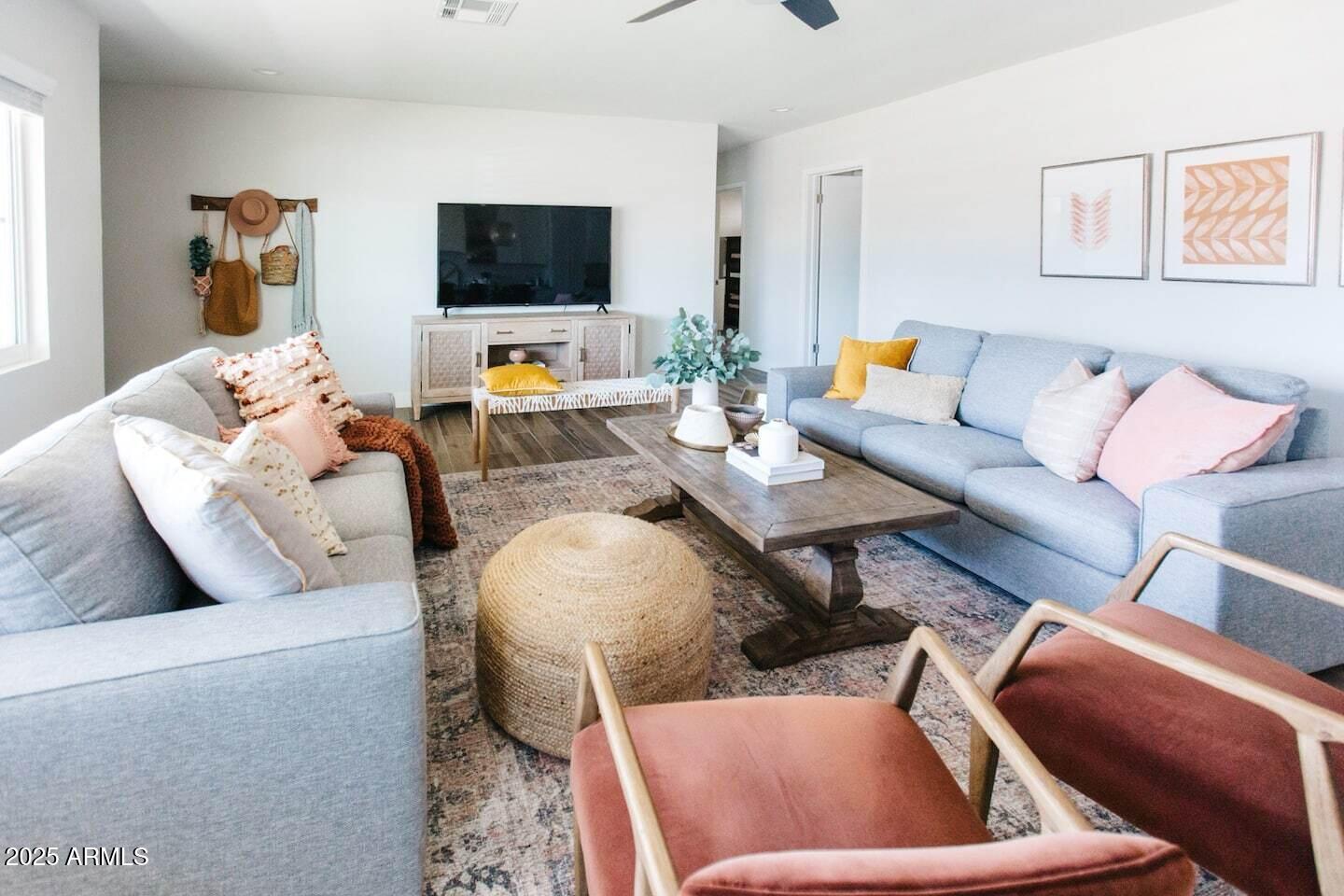 8316 E EDGEMONT Avenue