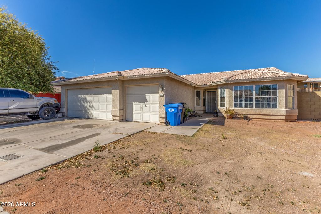 Photo of 8922 W Monte Vista Road, Phoenix, AZ 85037 (MLS # 7001530)