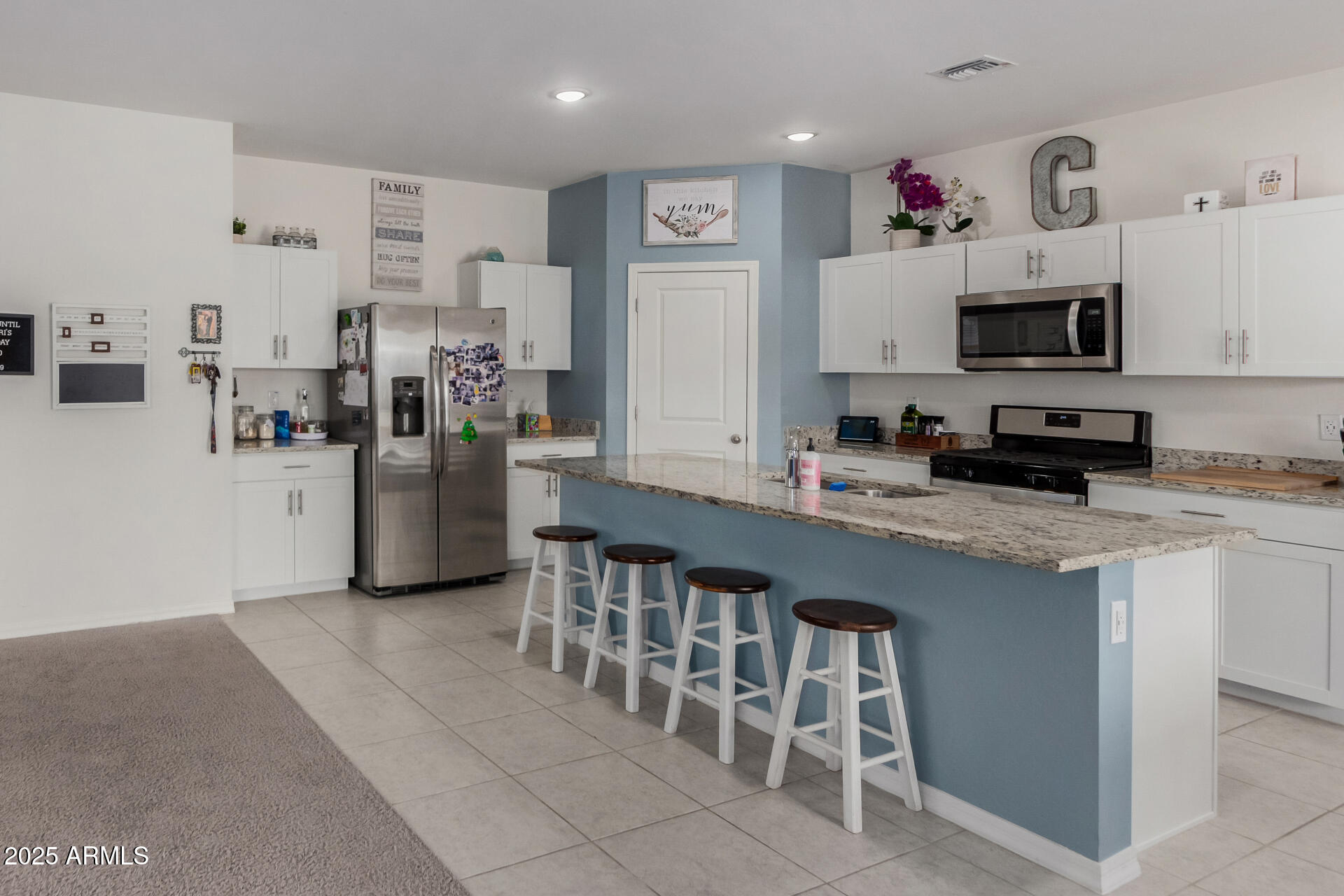 19209 W ELM Street