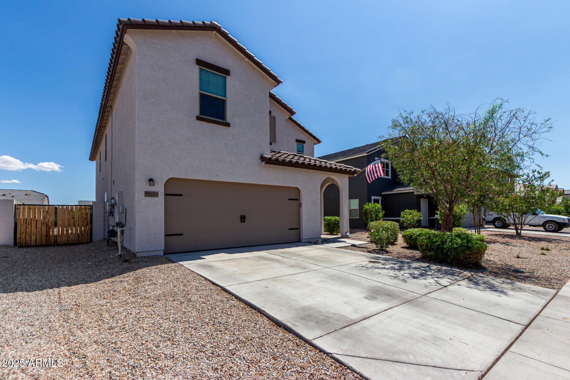 19209 W ELM Street