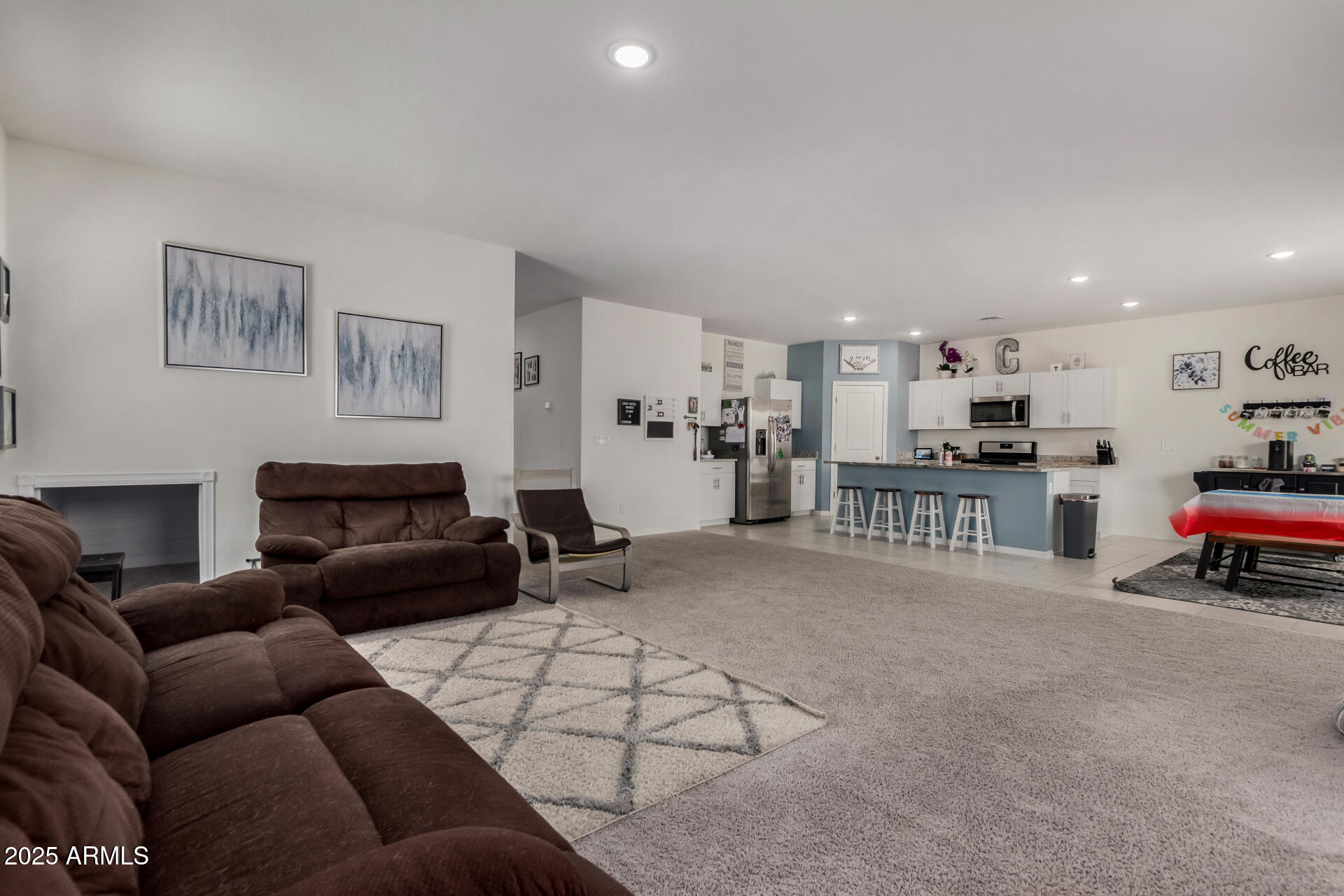 19209 W ELM Street