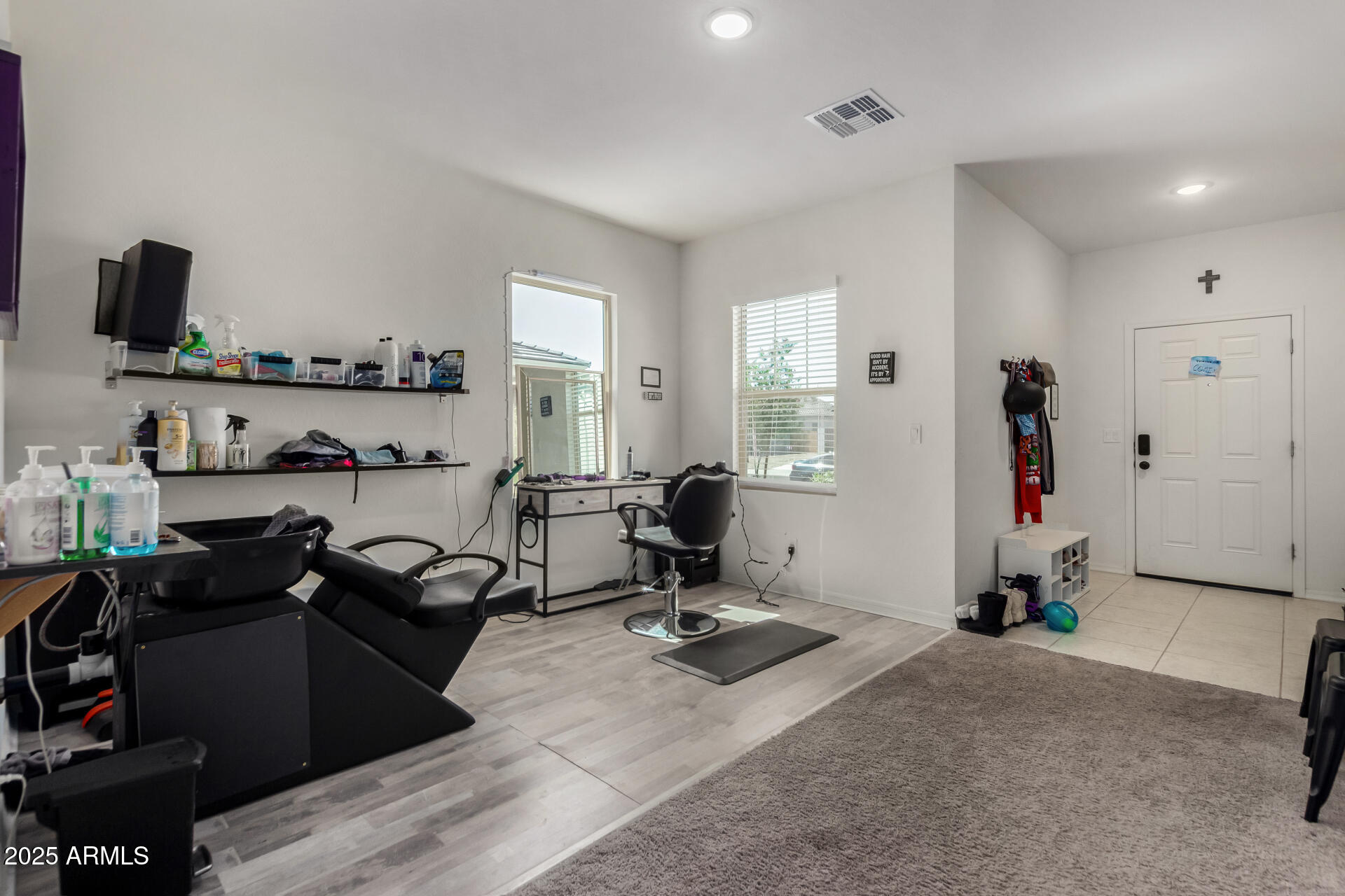 19209 W ELM Street