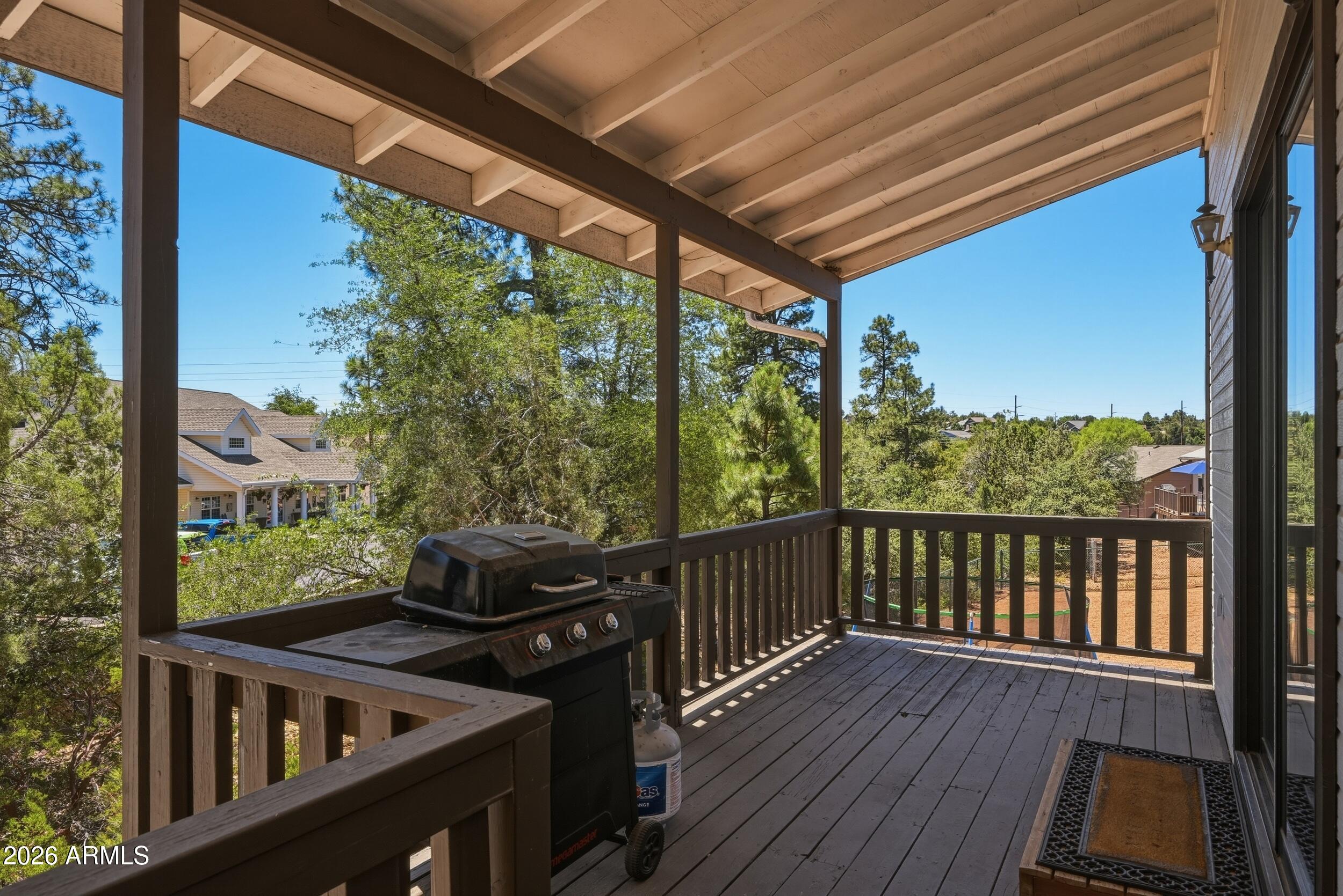 101 S WHITING Drive