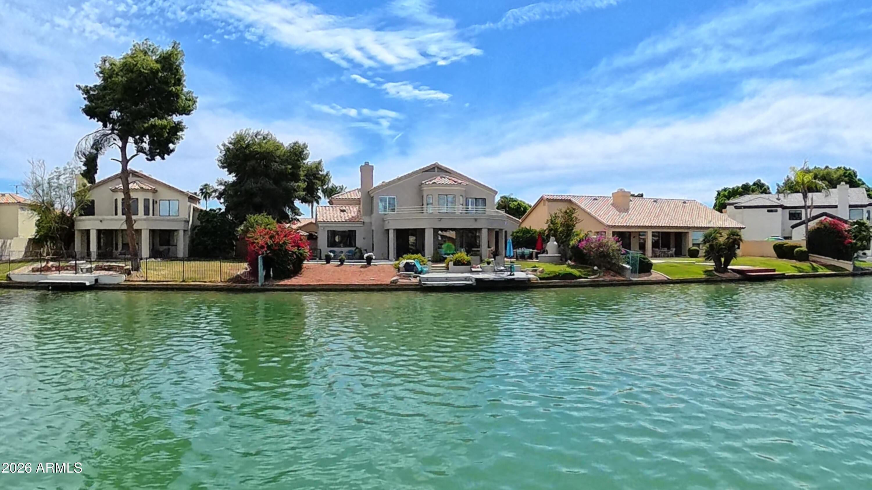 1826 E LAKECREST Drive